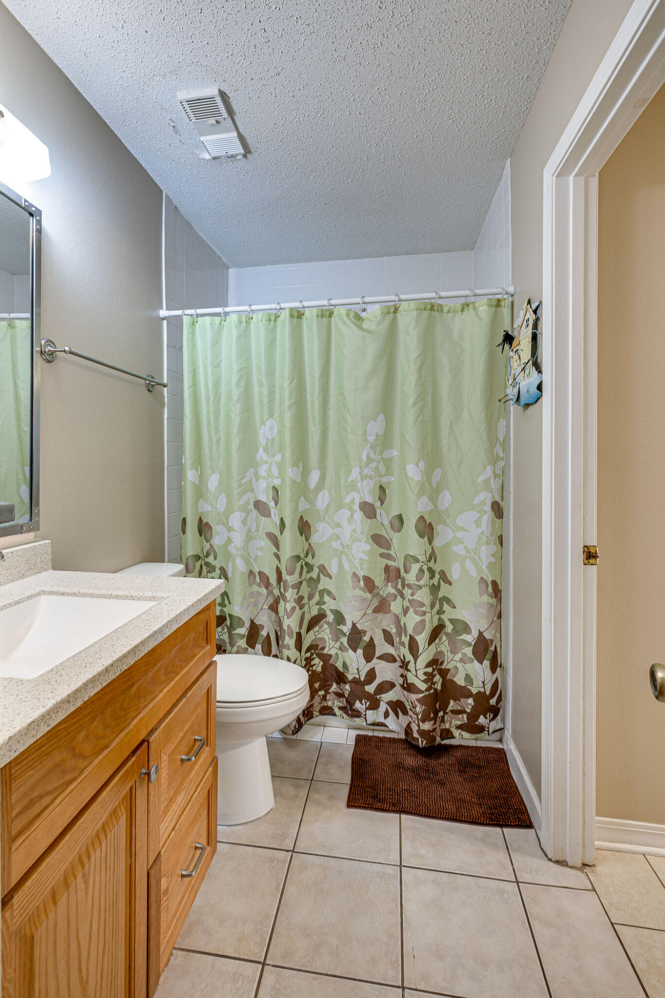 SUMMER BREEZE CONDO - Residential