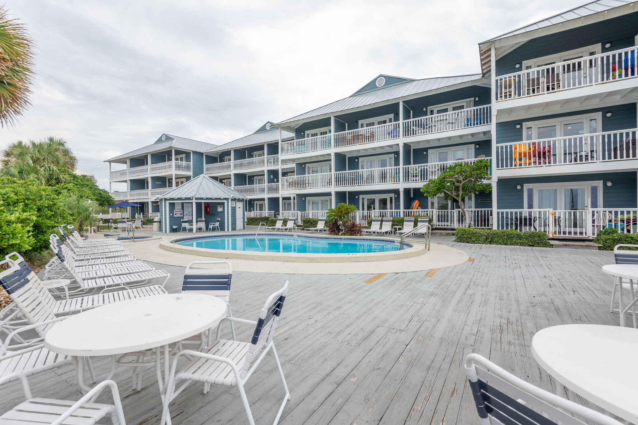 SUMMER BREEZE CONDO - Residential