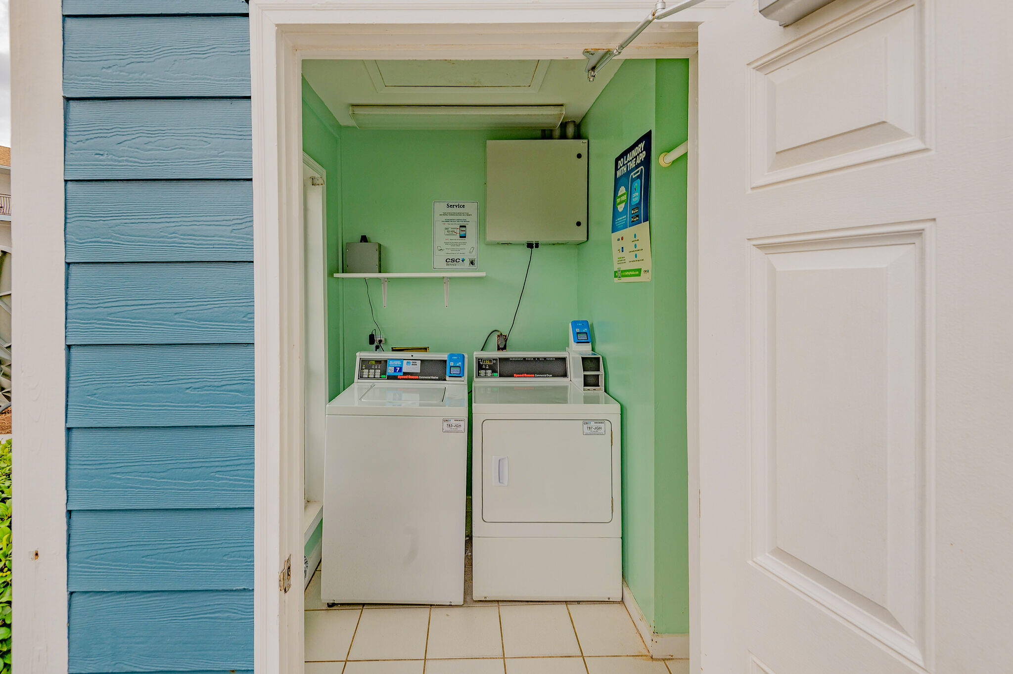 SUMMER BREEZE CONDO - Residential