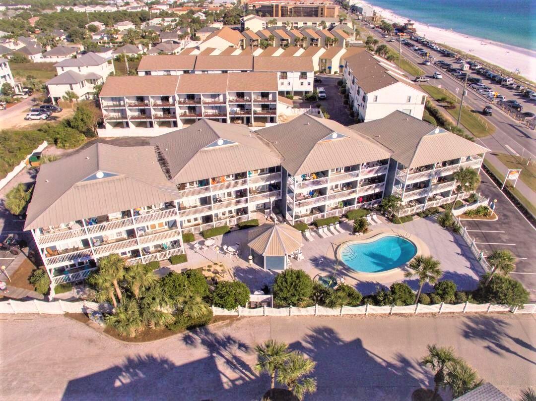 SUMMER BREEZE CONDO - Residential