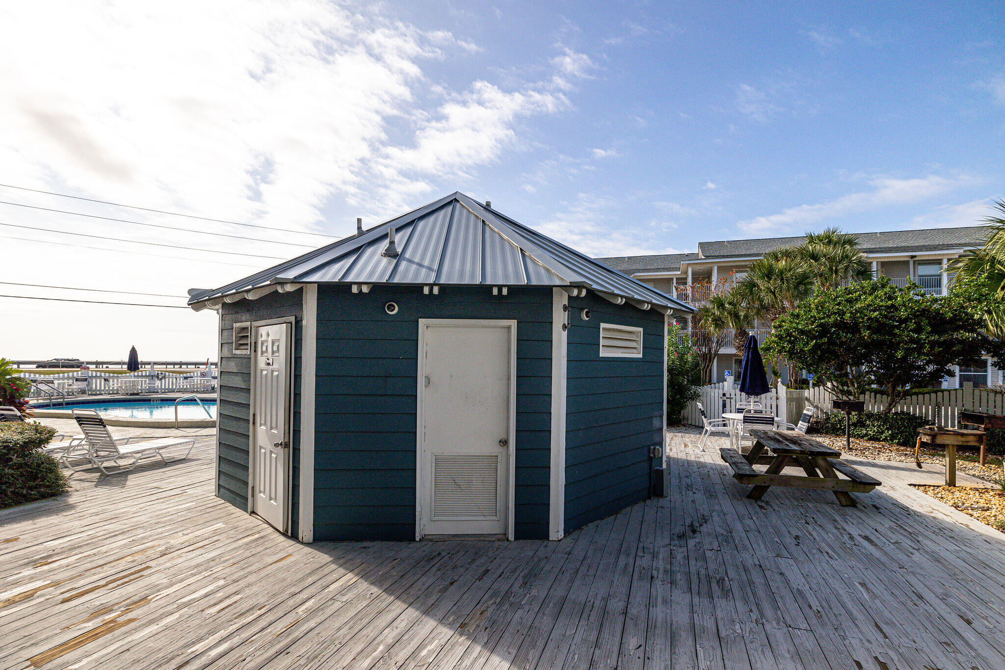 SUMMER BREEZE CONDO - Residential