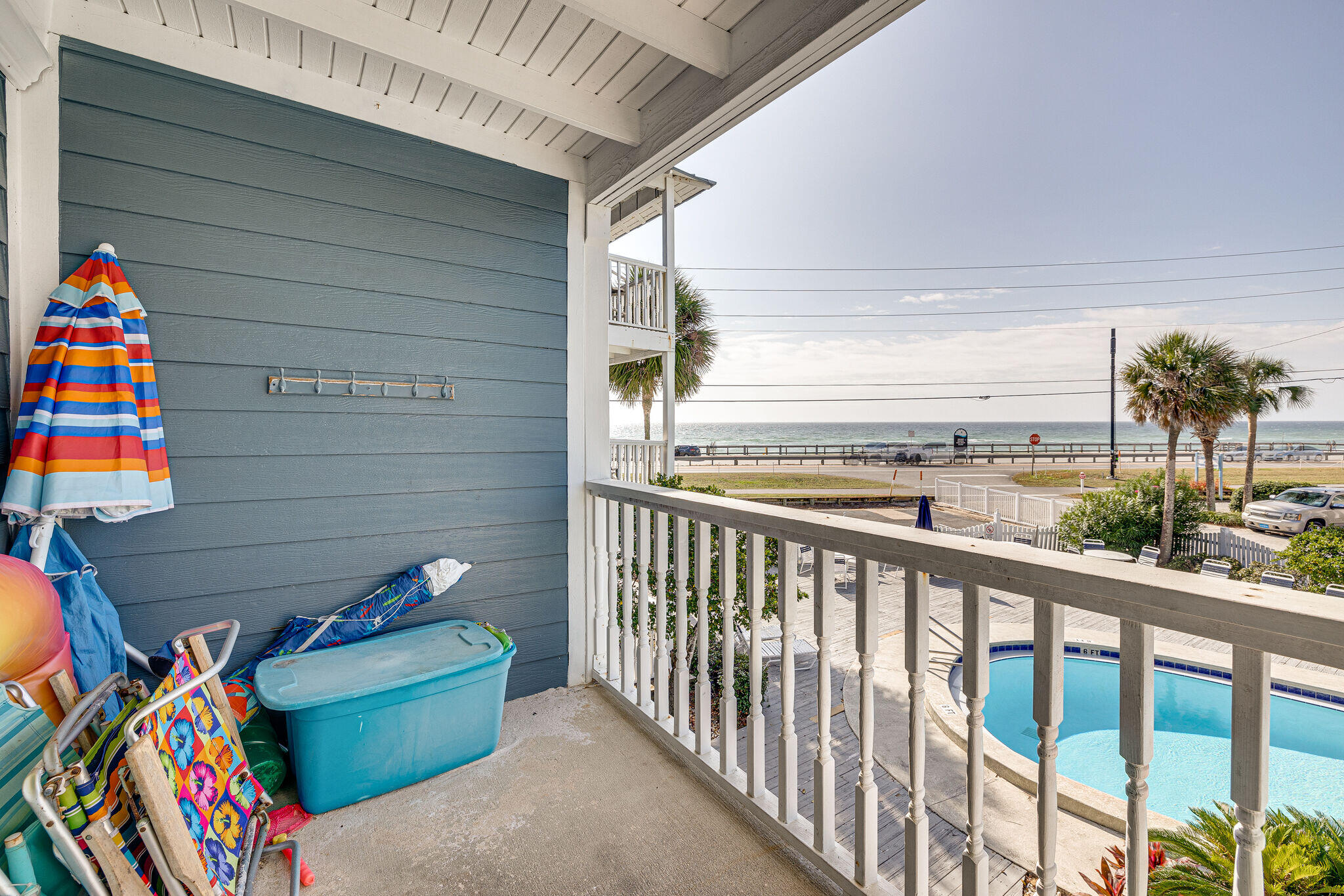 SUMMER BREEZE CONDO - Residential