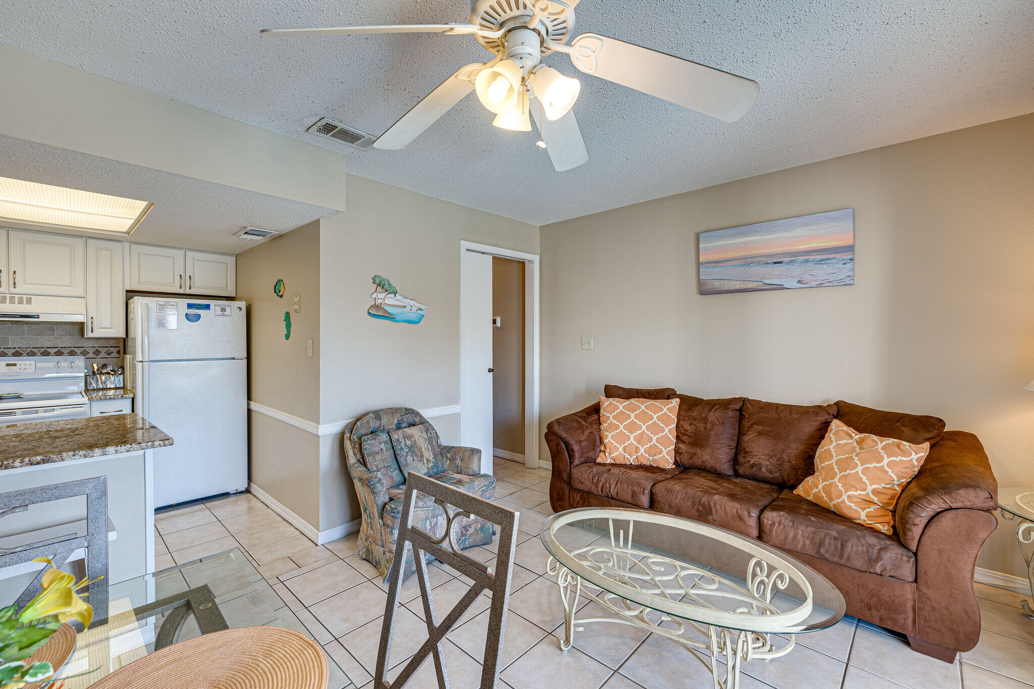 SUMMER BREEZE CONDO - Residential