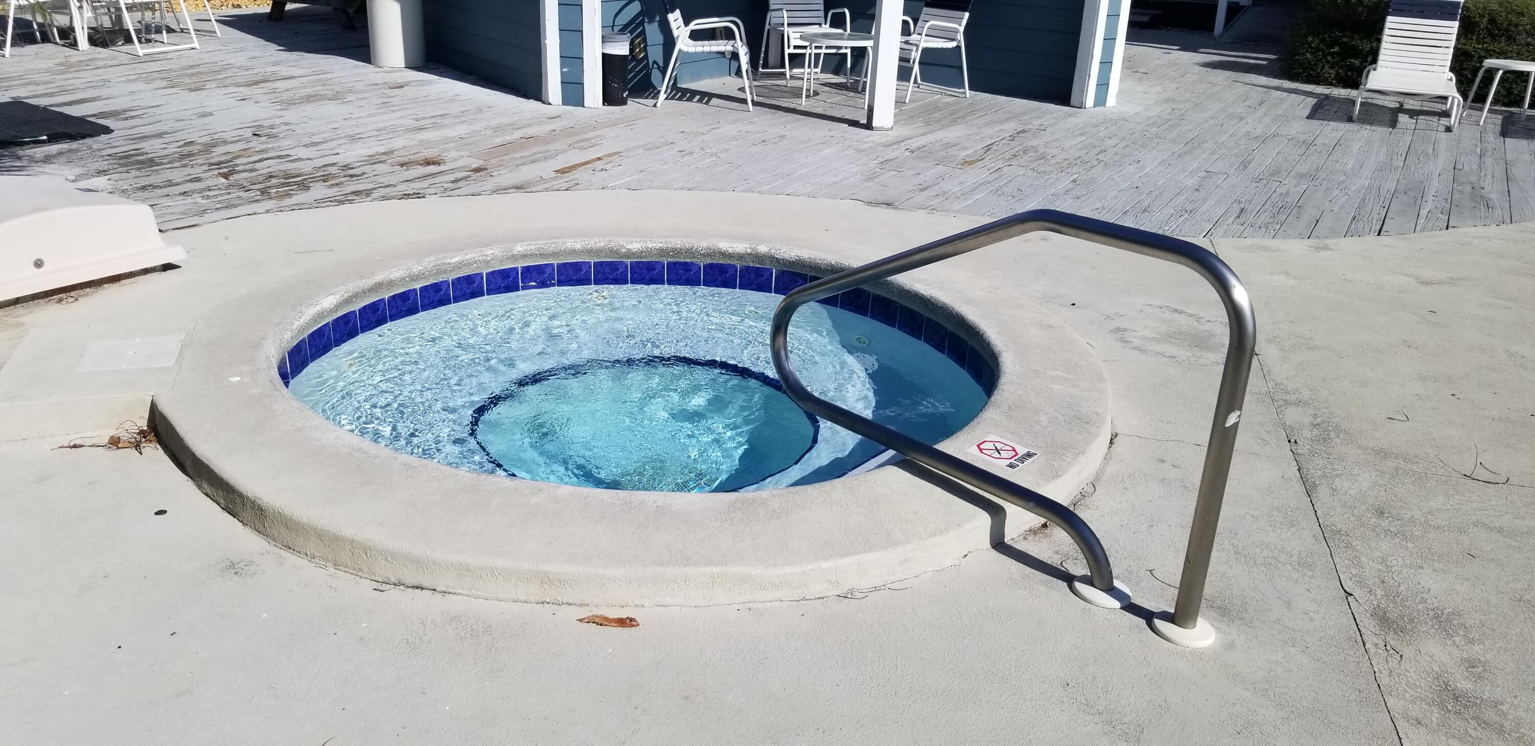 SUMMER BREEZE CONDO - Residential