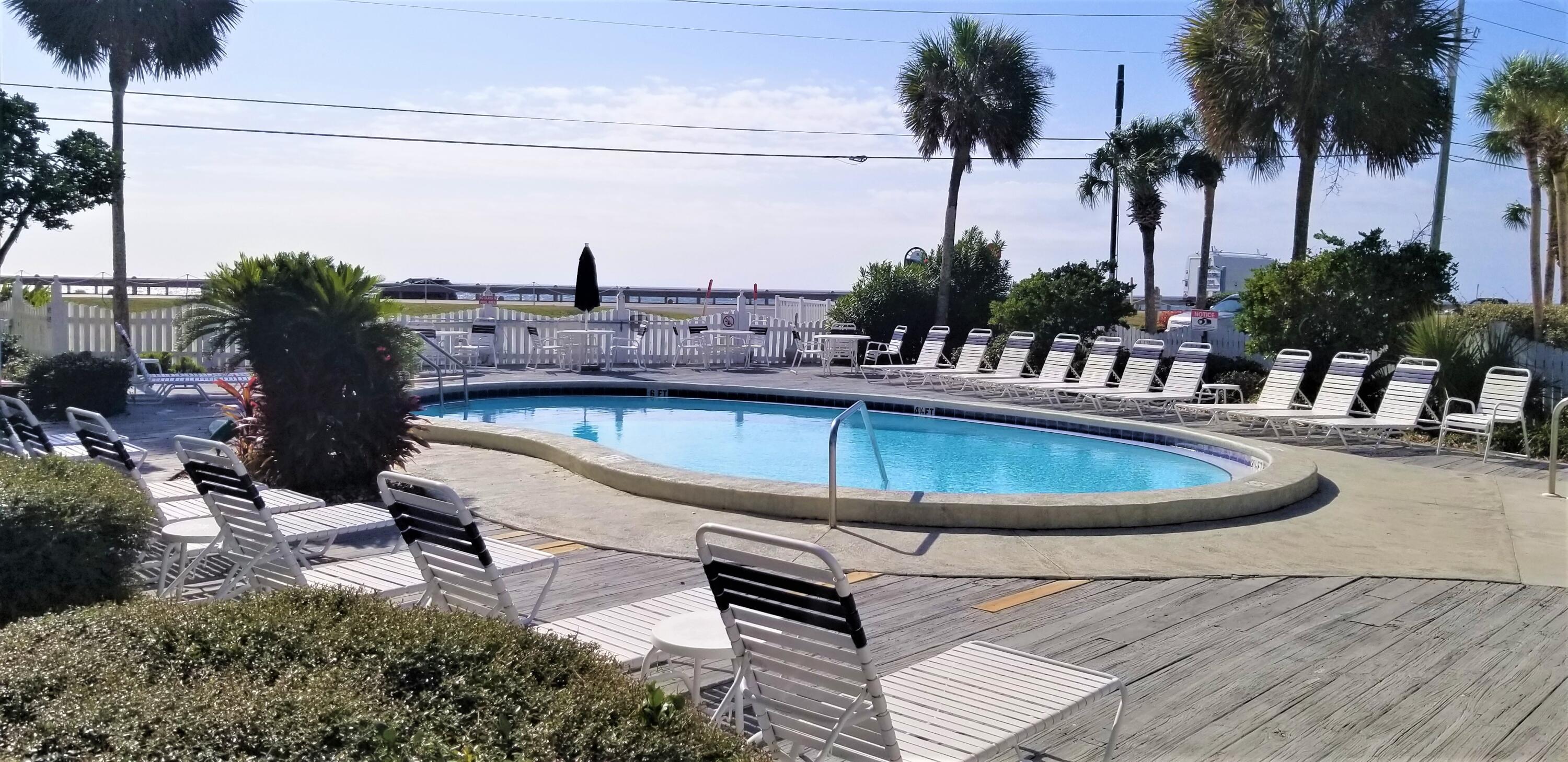 SUMMER BREEZE CONDO - Residential