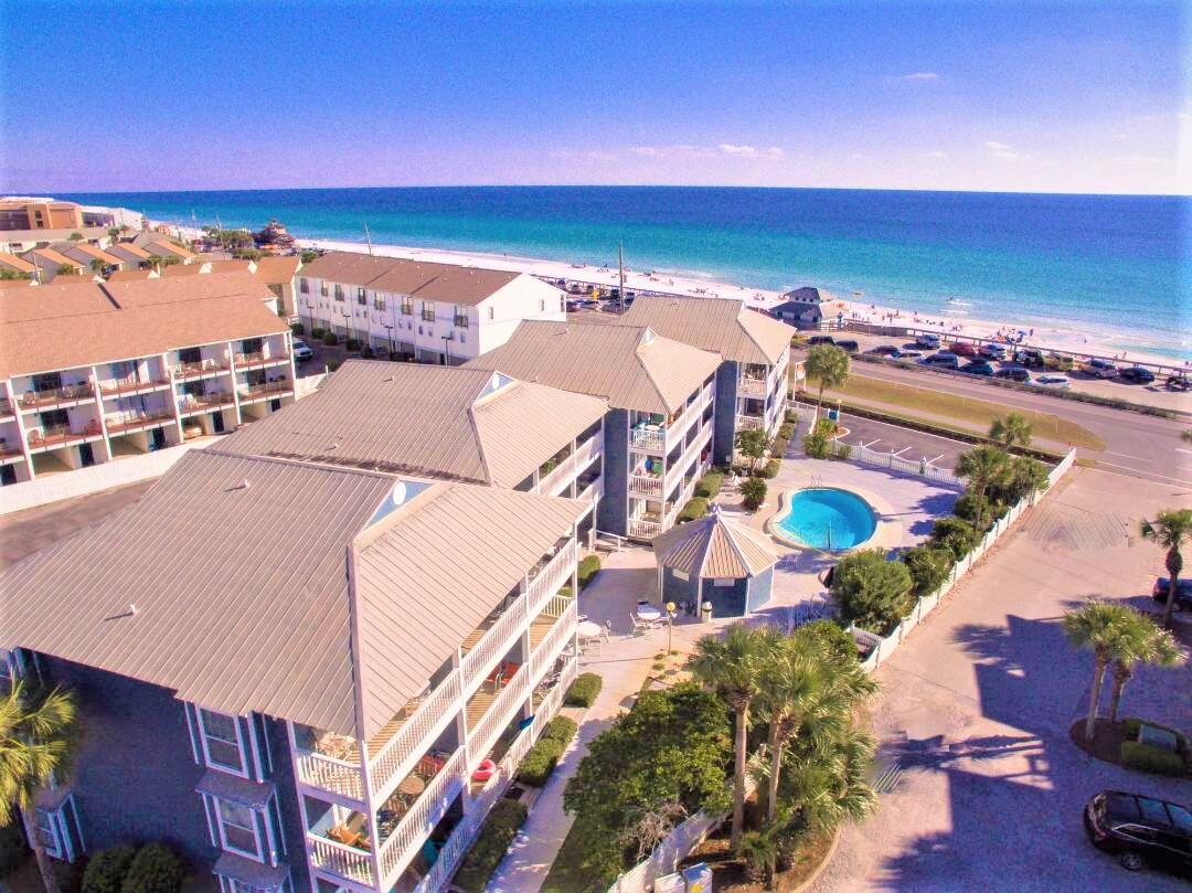 SUMMER BREEZE CONDO - Residential