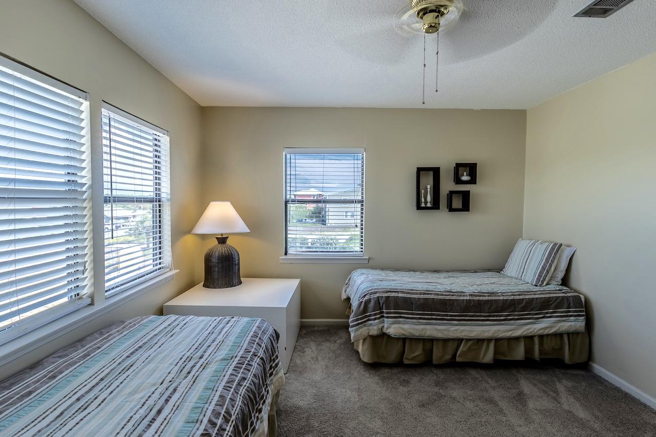 WHISPERING SANDS CONDO - Residential