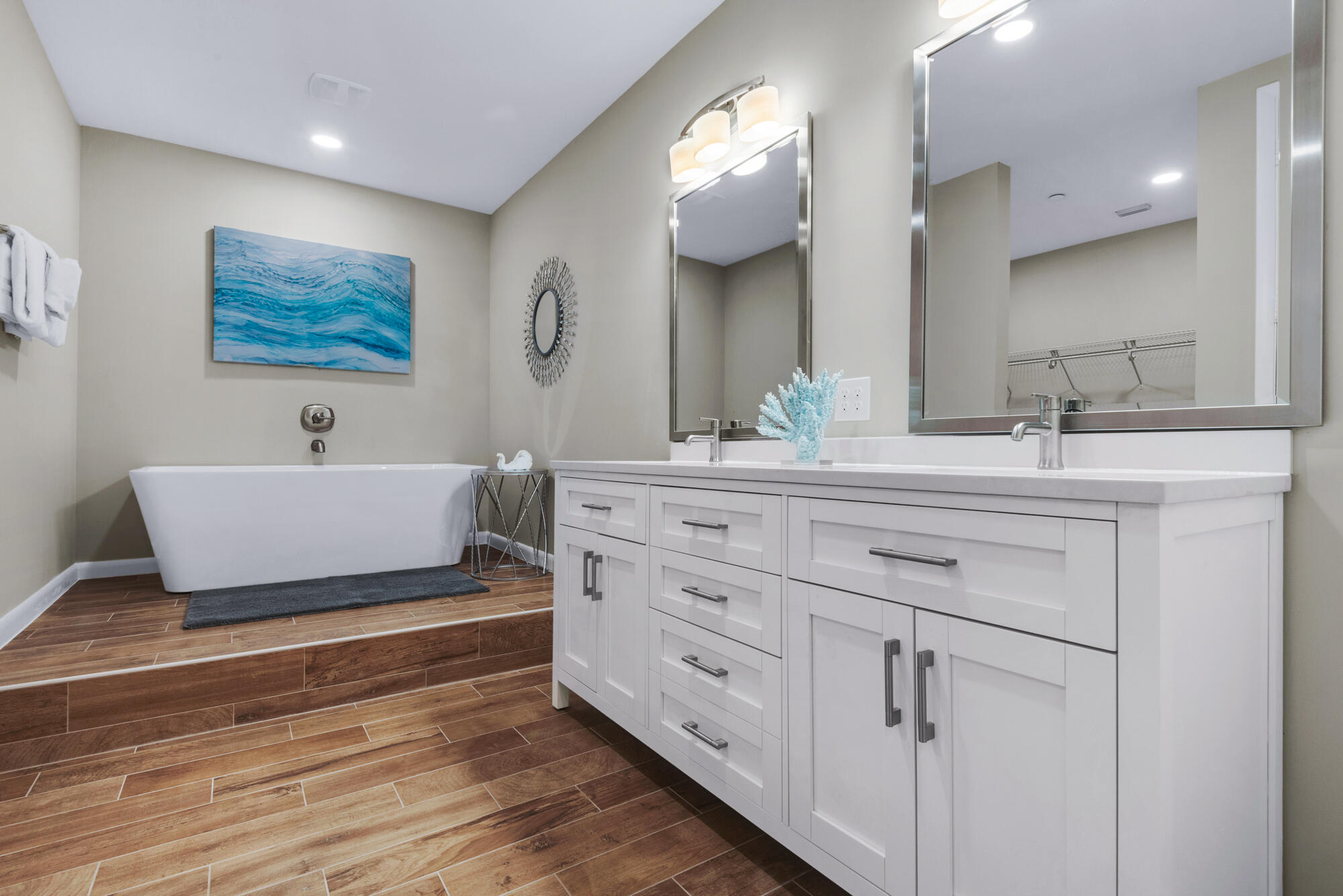 EMERALD TOWERS CONDO - Residential
