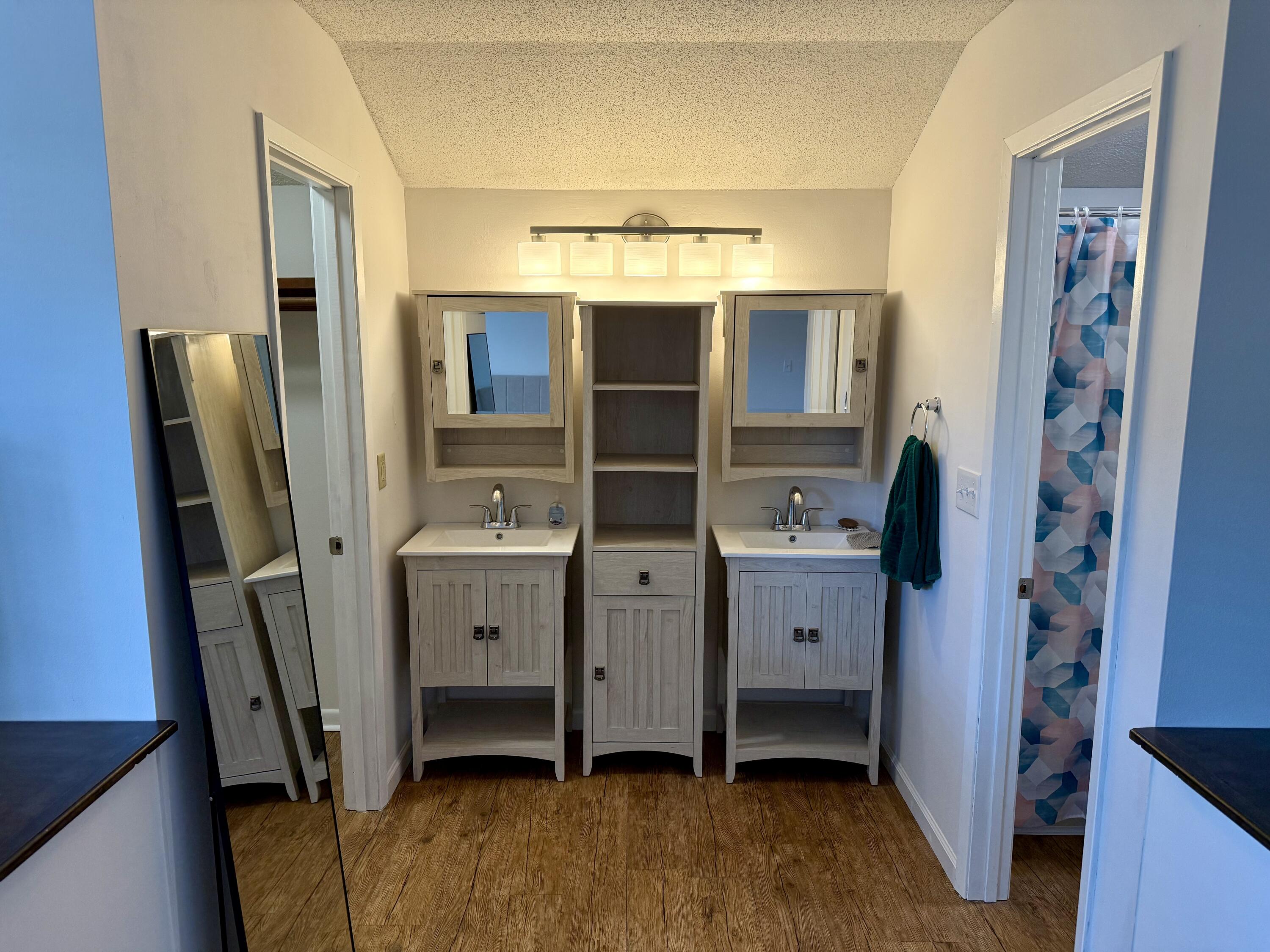 VALPARAISO PINECREST 6 - Residential