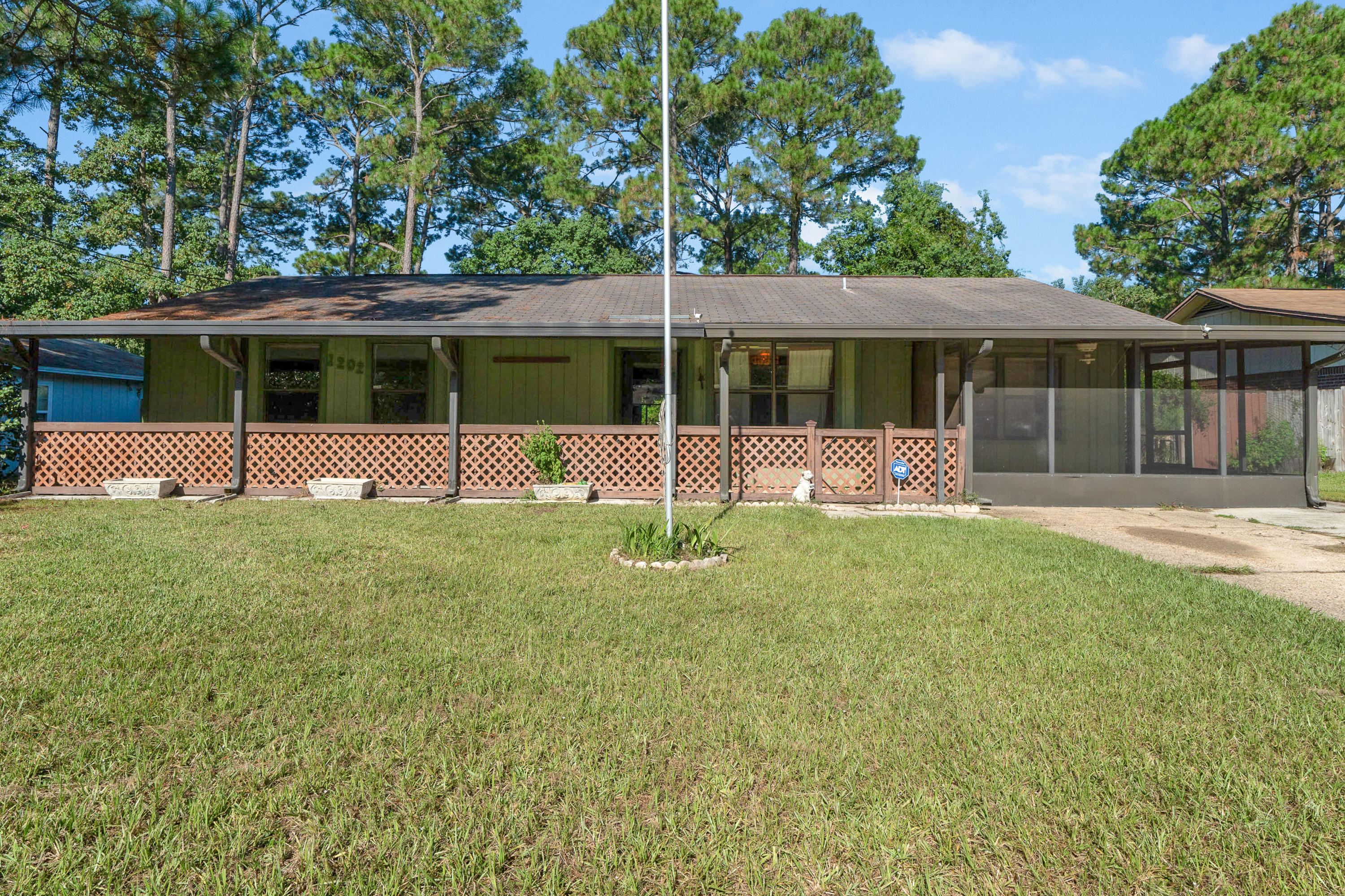 Embrace the Florida Life with multiple outdoor spaces! This cozy home offers a Florida room, a covered patio the entire length of the home, an enclosed patio, AND a covered deck. Extra living space, 3 bedrooms, and 3 full bathrooms are ready and waiting to accommodate! All this, conveniently located to both Eglin and Hurlburt Field. Don't miss this one!