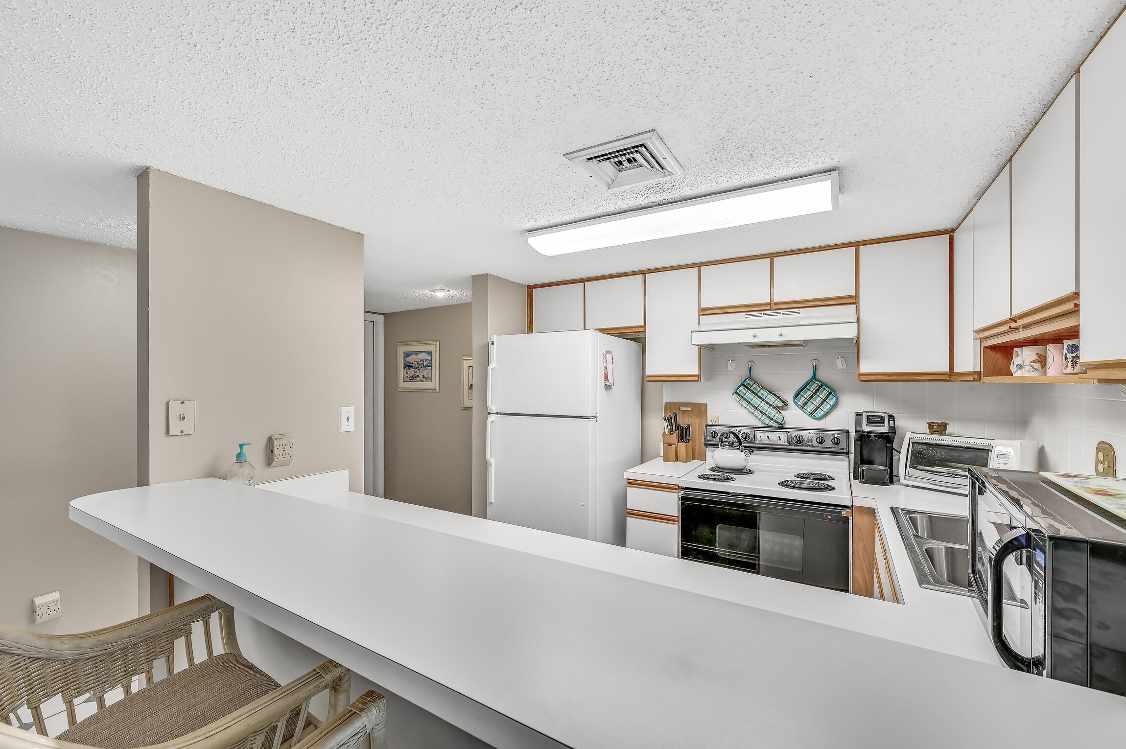 HOLIDAY SURF & RACQUET CLUB - Residential
