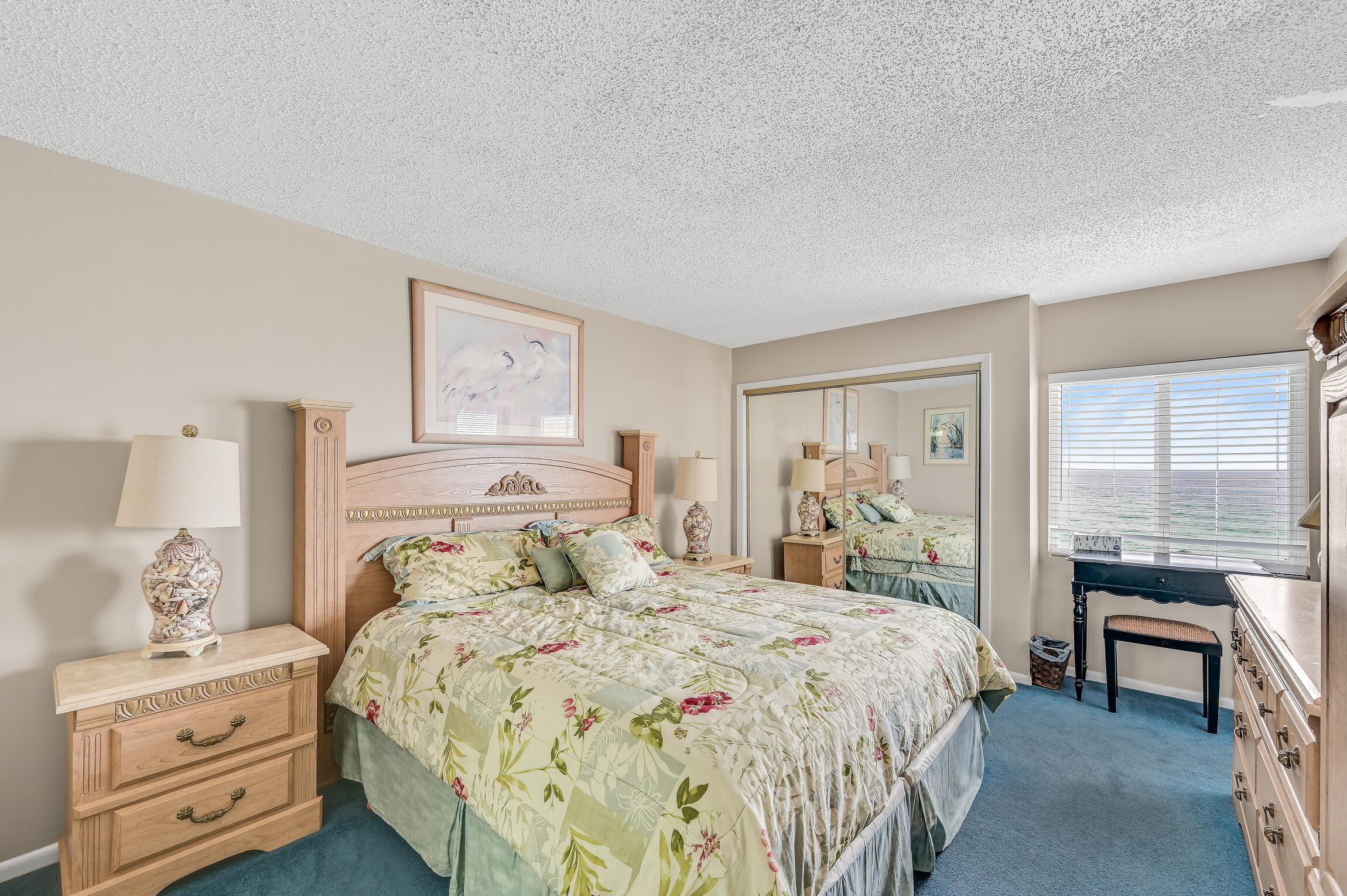 HOLIDAY SURF & RACQUET CLUB - Residential