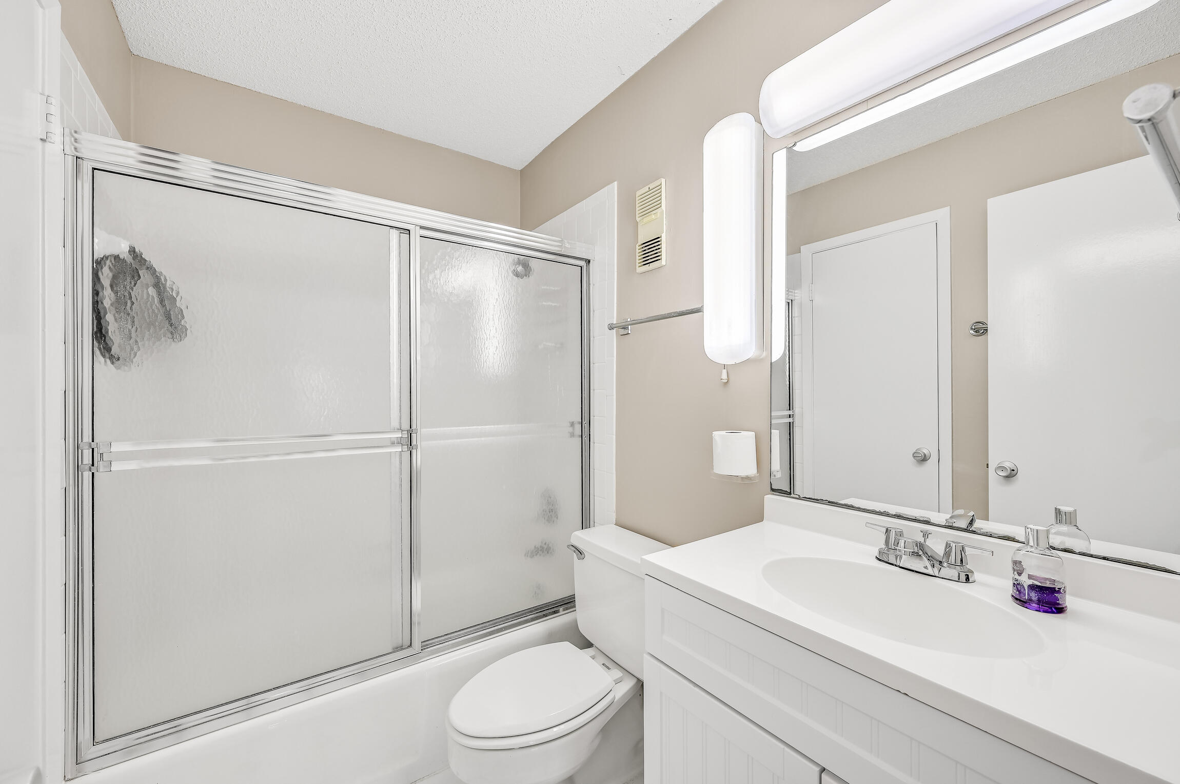 HOLIDAY SURF & RACQUET CLUB - Residential