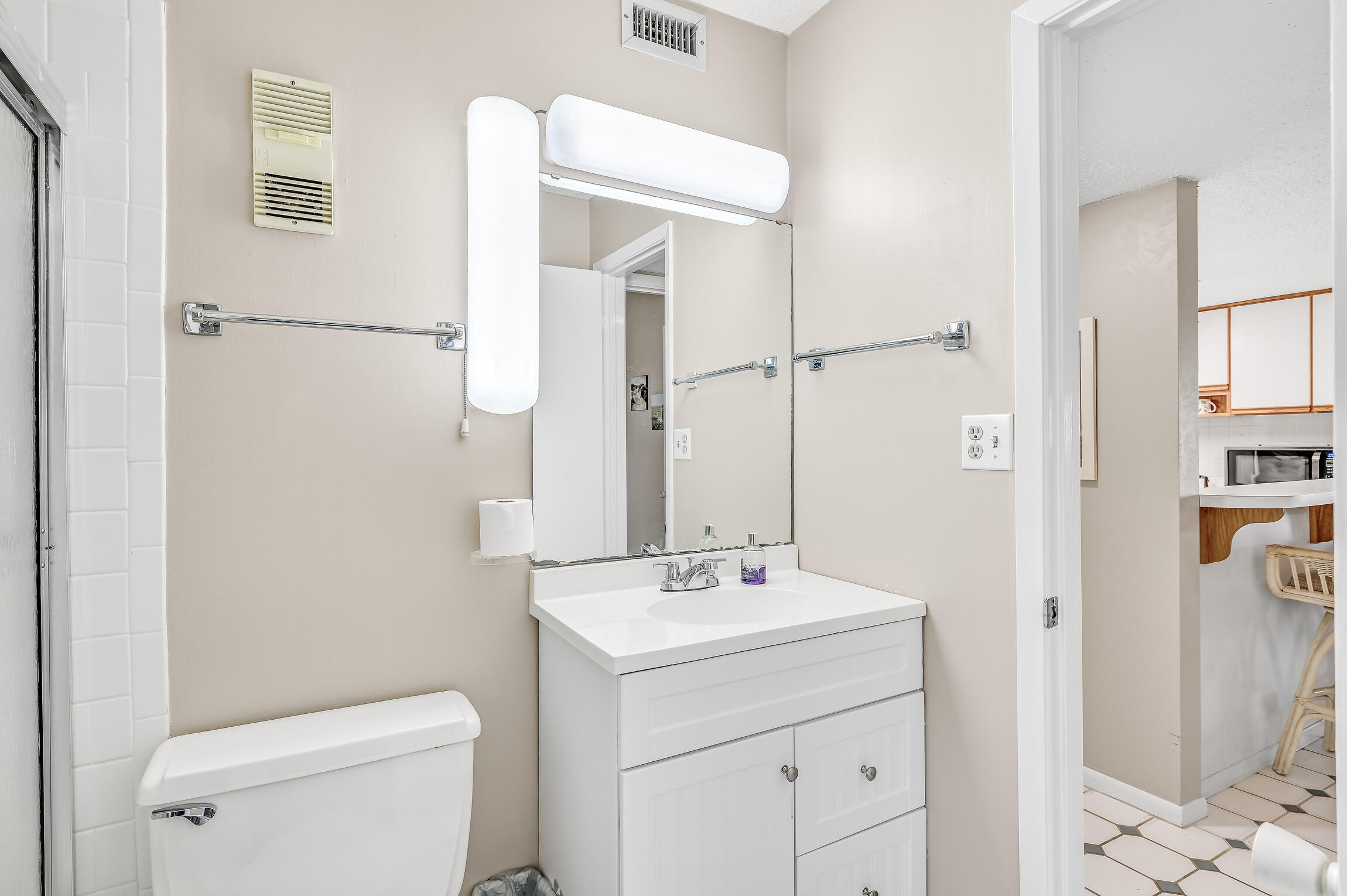 HOLIDAY SURF & RACQUET CLUB - Residential