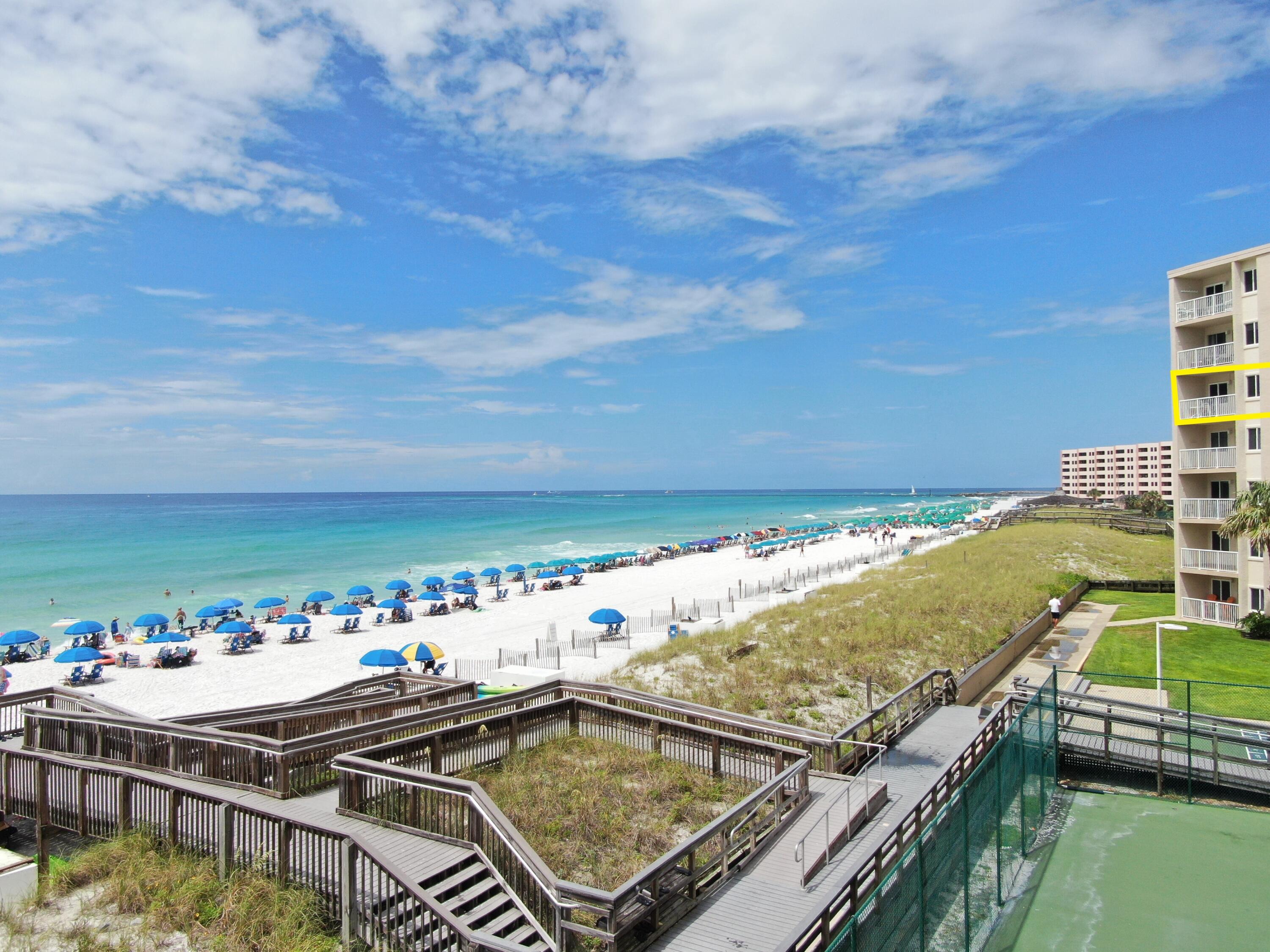 HOLIDAY SURF & RACQUET CLUB - Residential