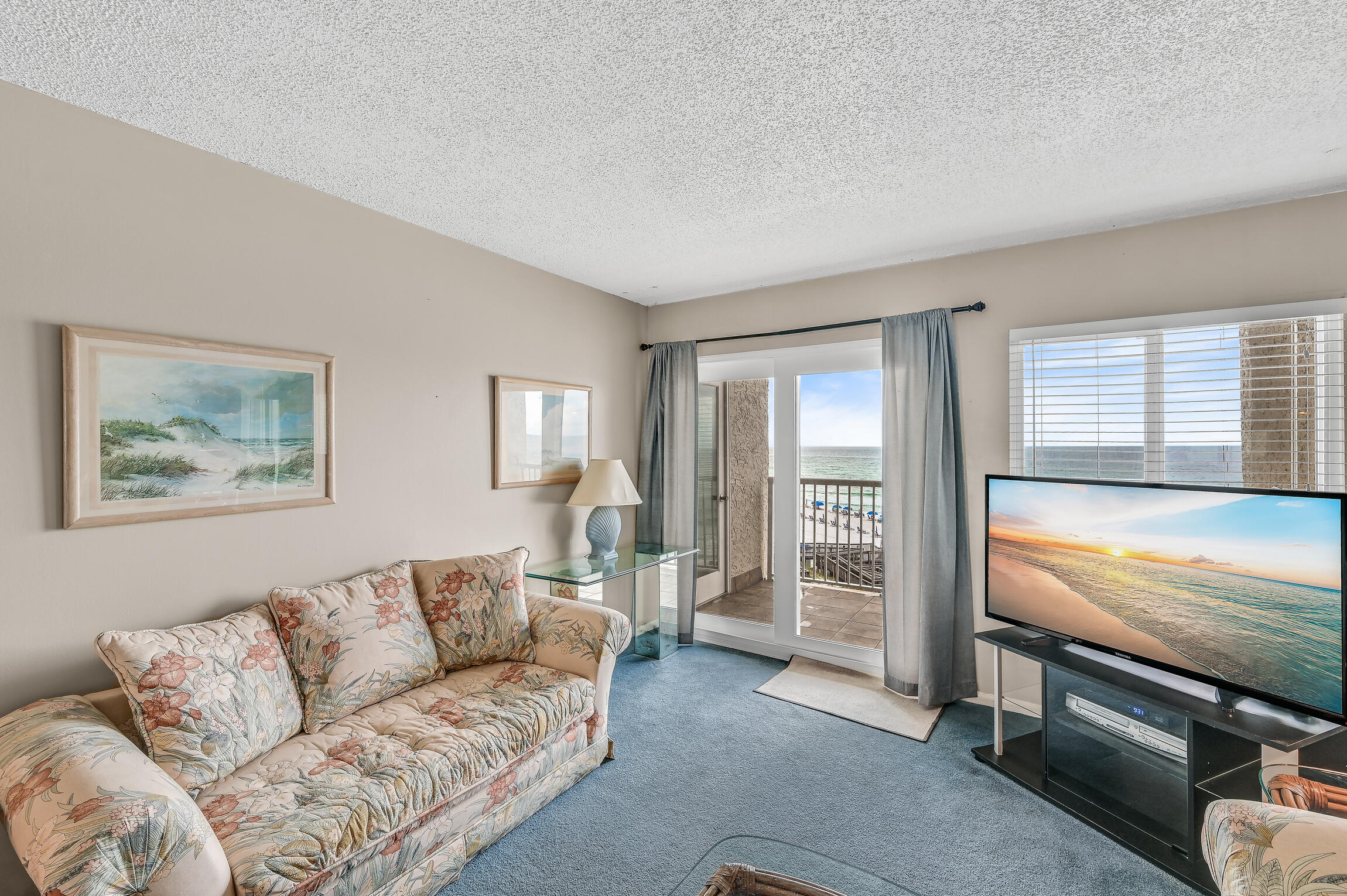 HOLIDAY SURF & RACQUET CLUB - Residential