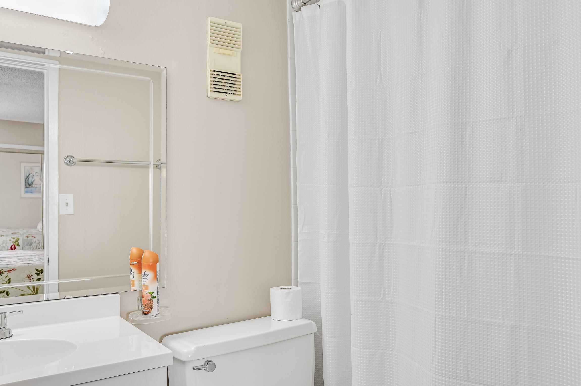 HOLIDAY SURF & RACQUET CLUB - Residential