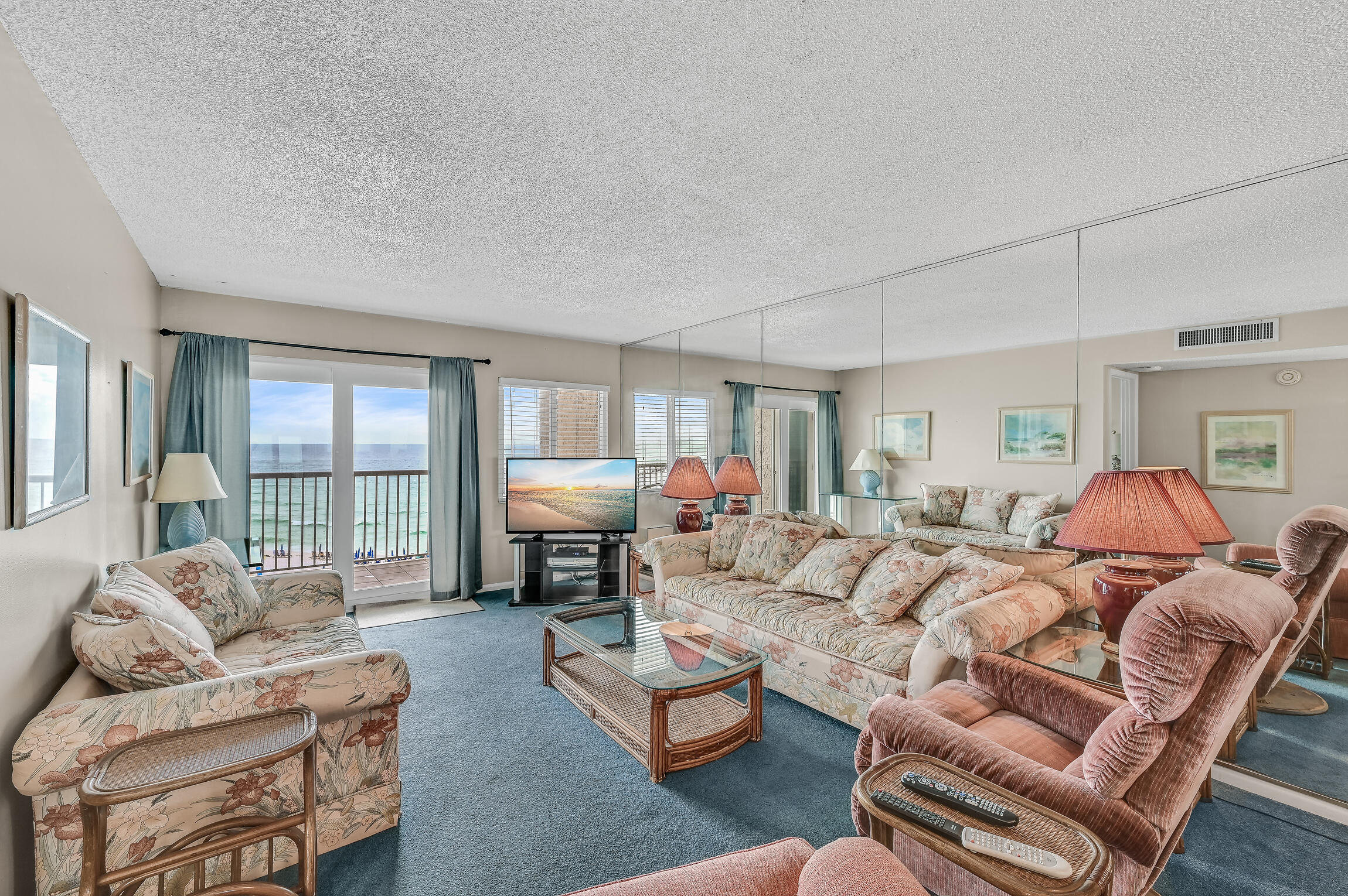 HOLIDAY SURF & RACQUET CLUB - Residential