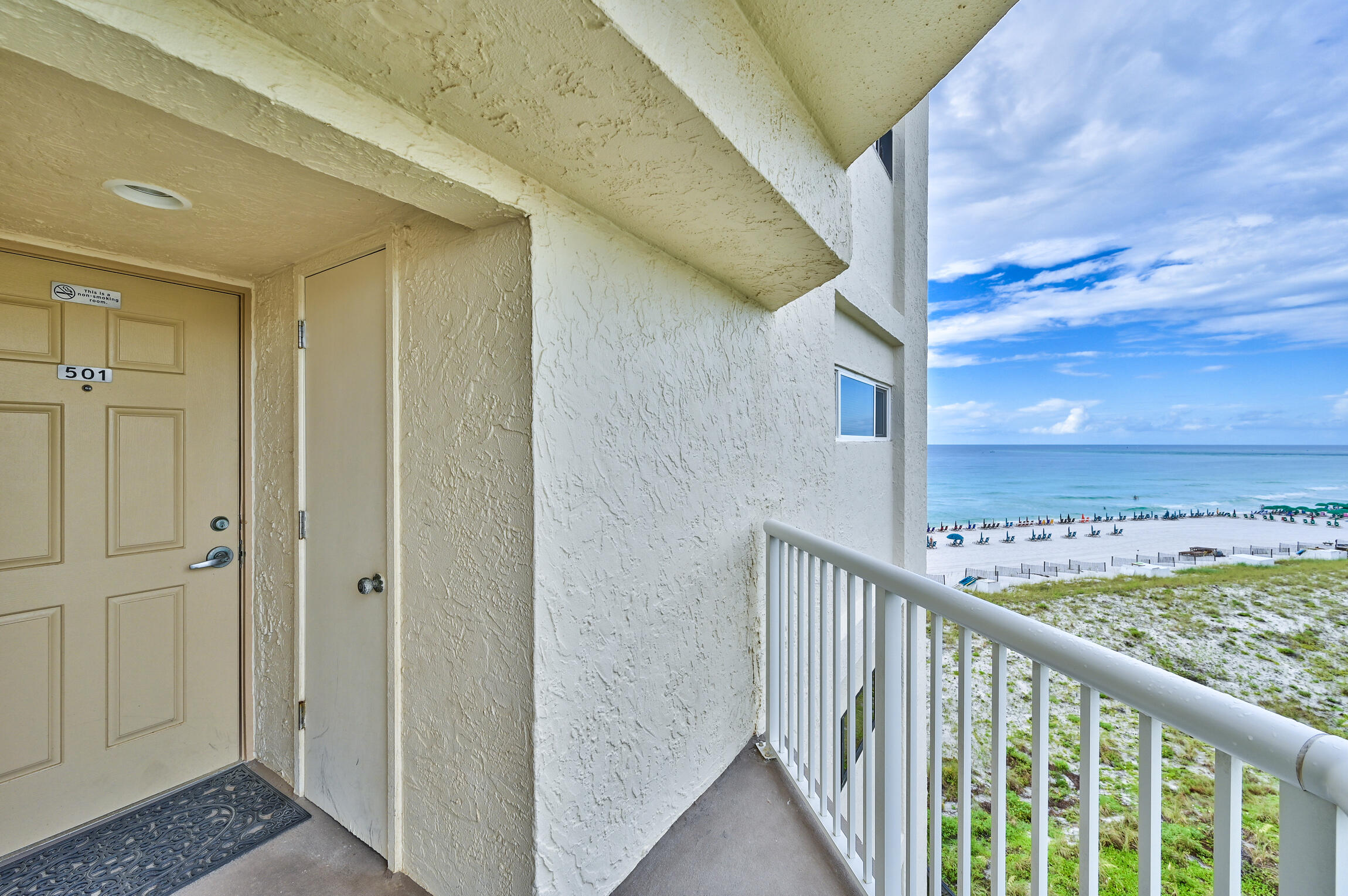 HOLIDAY SURF & RACQUET CLUB - Residential