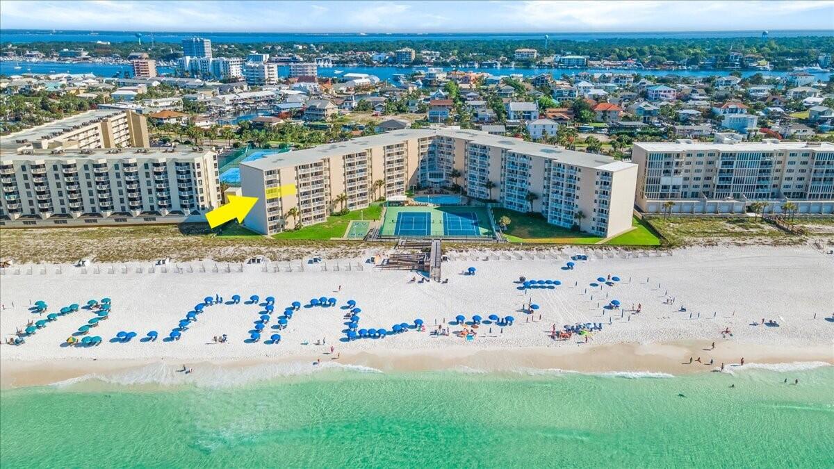 HOLIDAY SURF & RACQUET CLUB - Residential