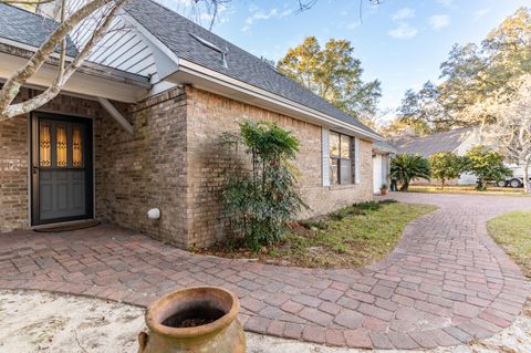 A home in Niceville