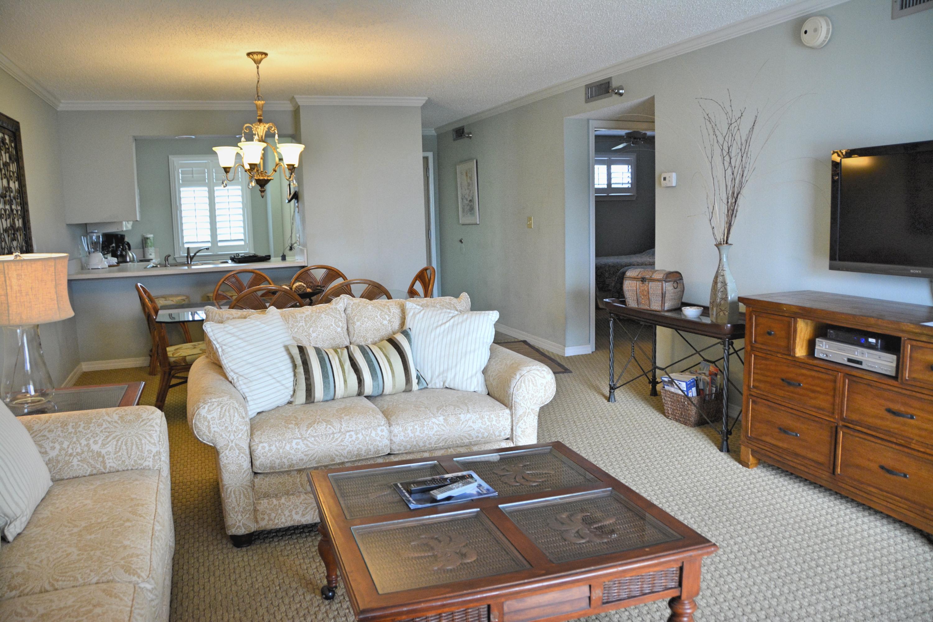 ISLANDER CONDO - Residential