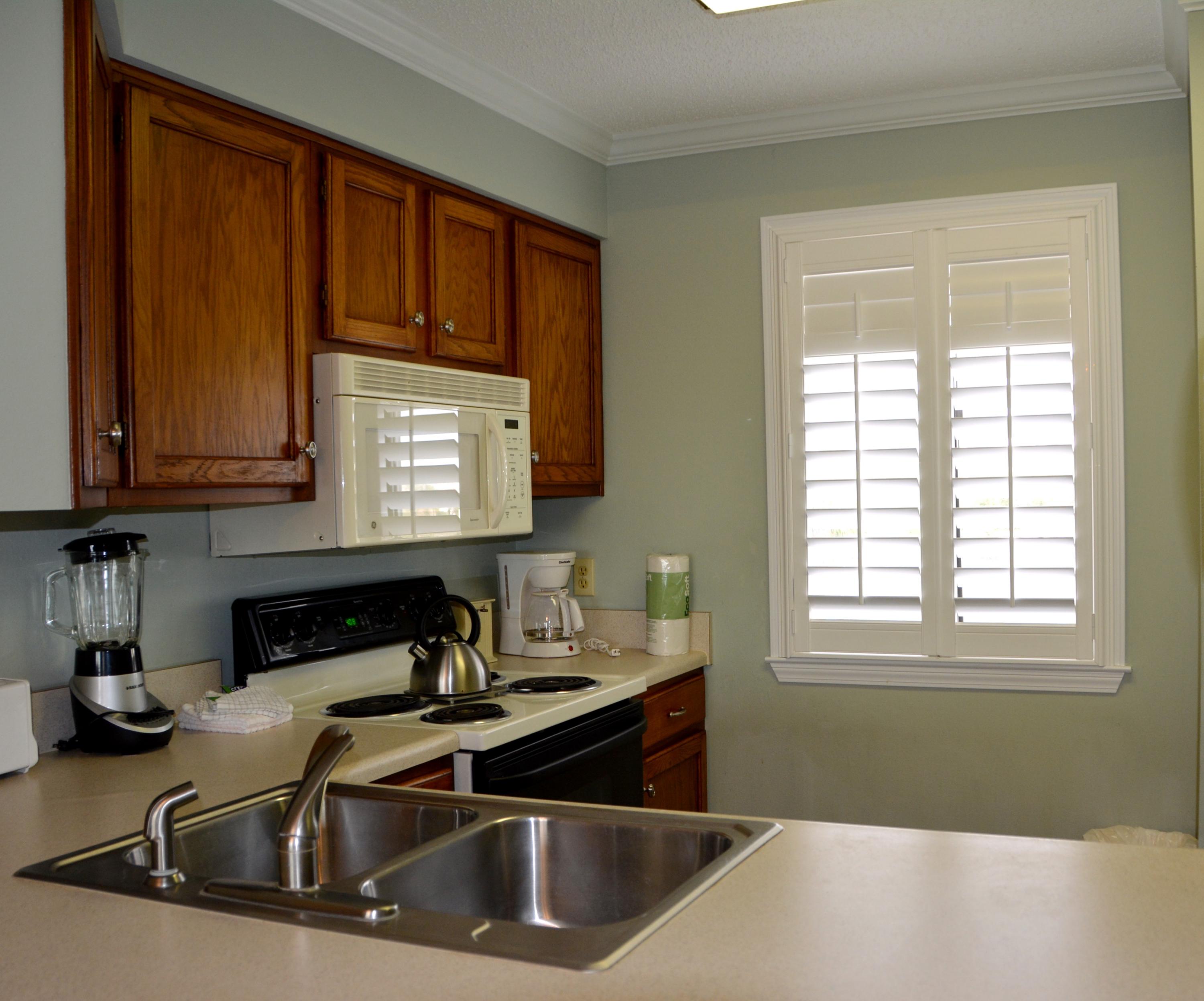 ISLANDER CONDO - Residential