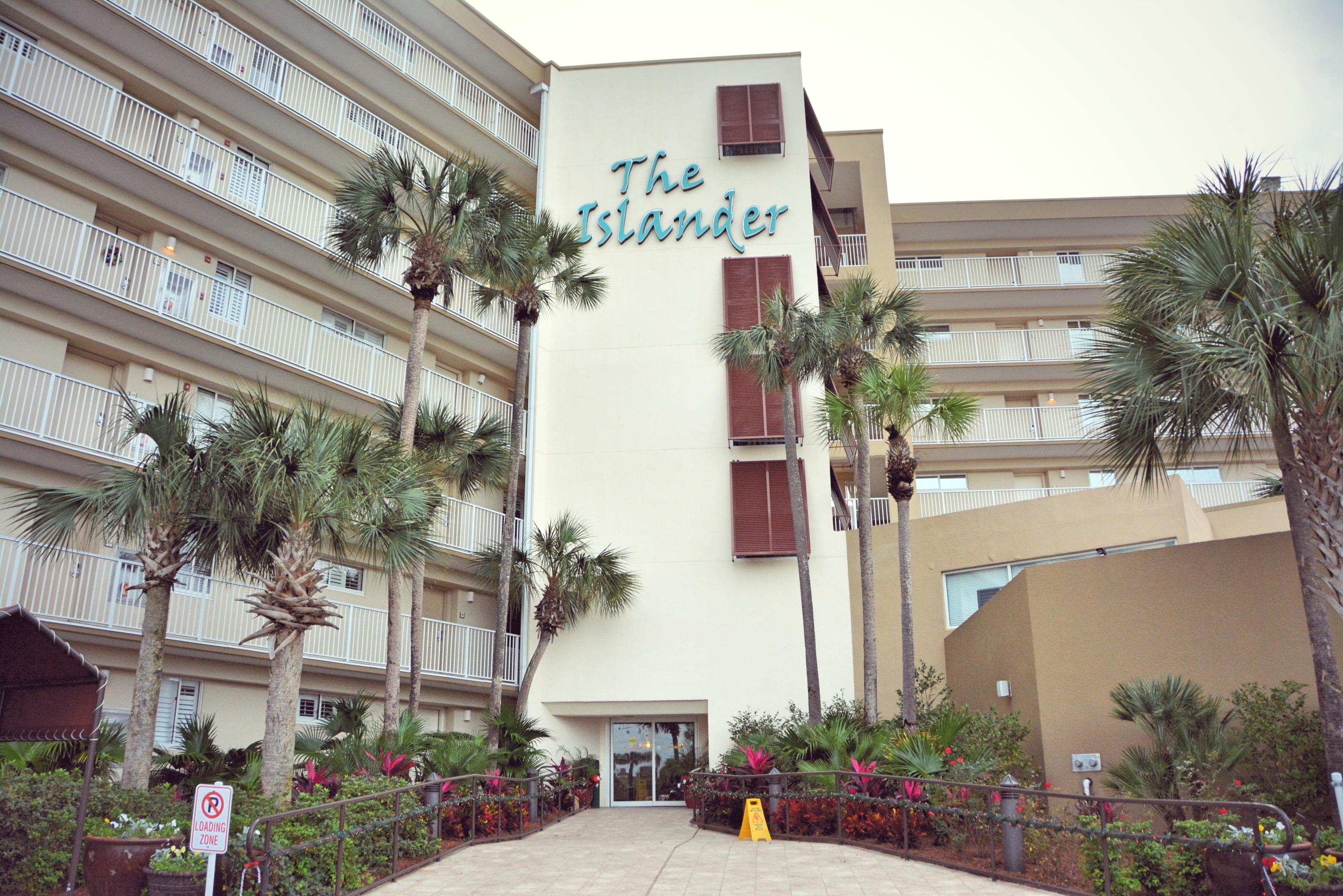 ISLANDER CONDO - Residential