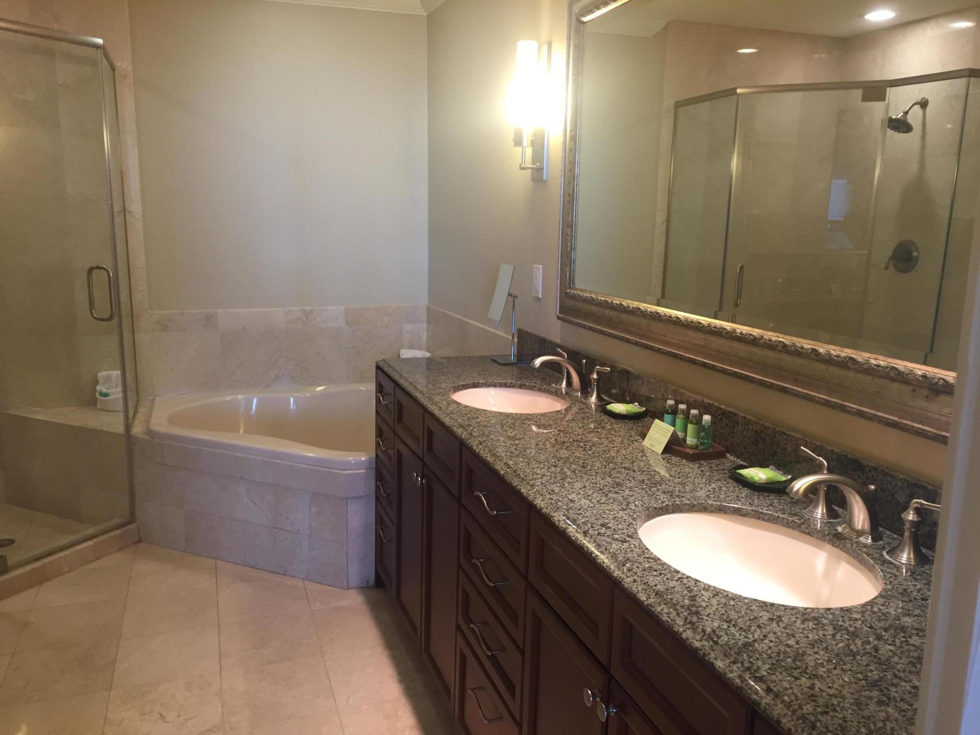 EMERALD GRANDE - Residential