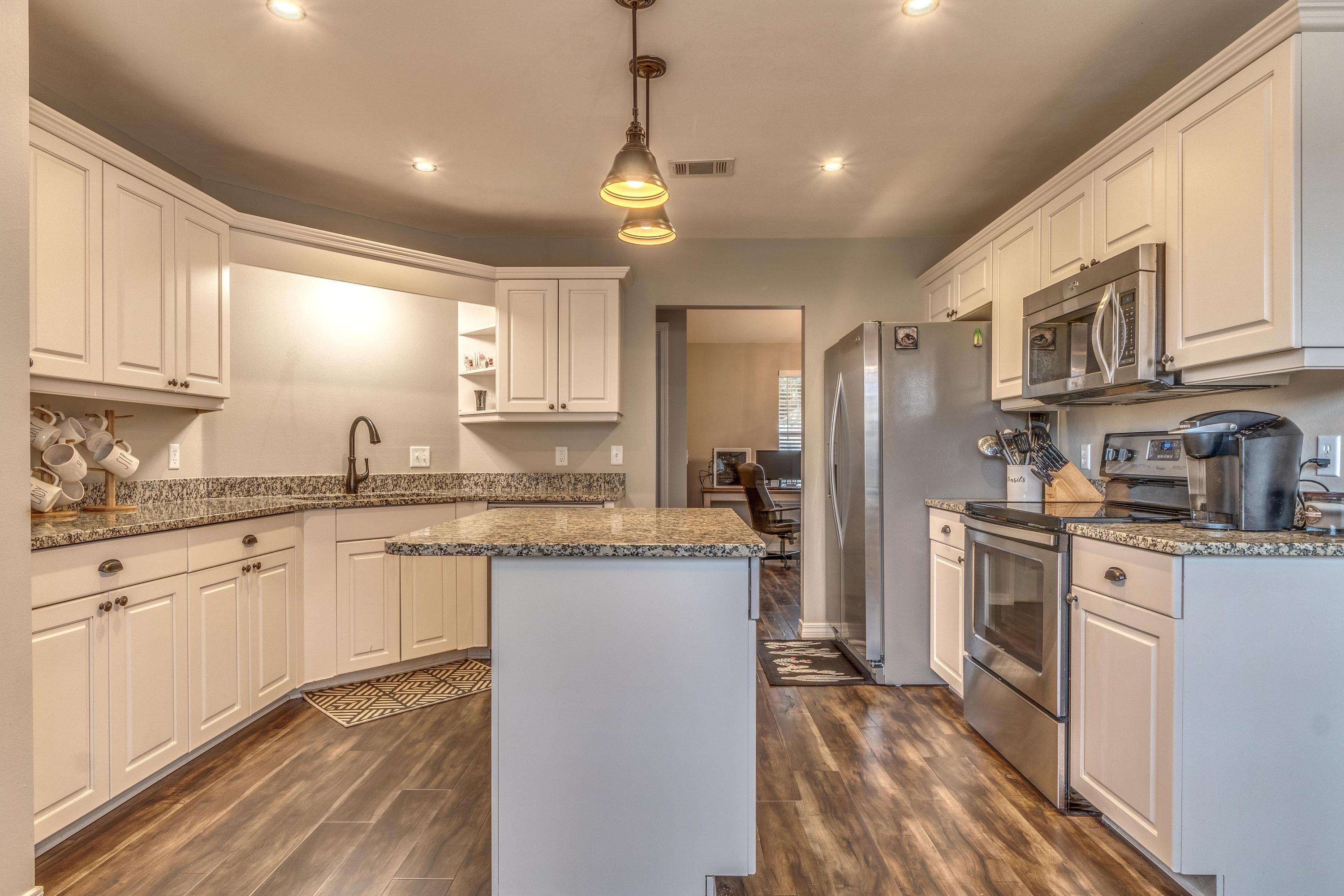 COUNTRY BREEZE ESTATES - Residential