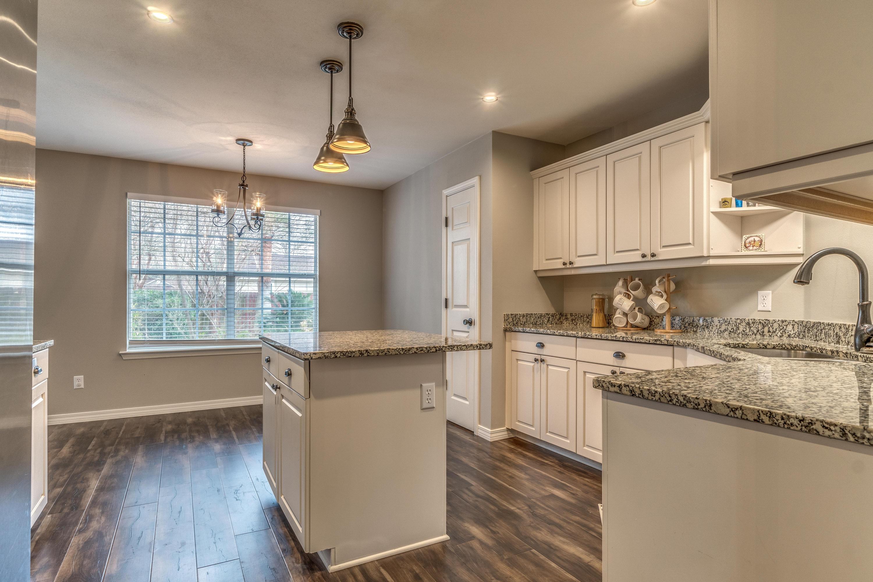 COUNTRY BREEZE ESTATES - Residential