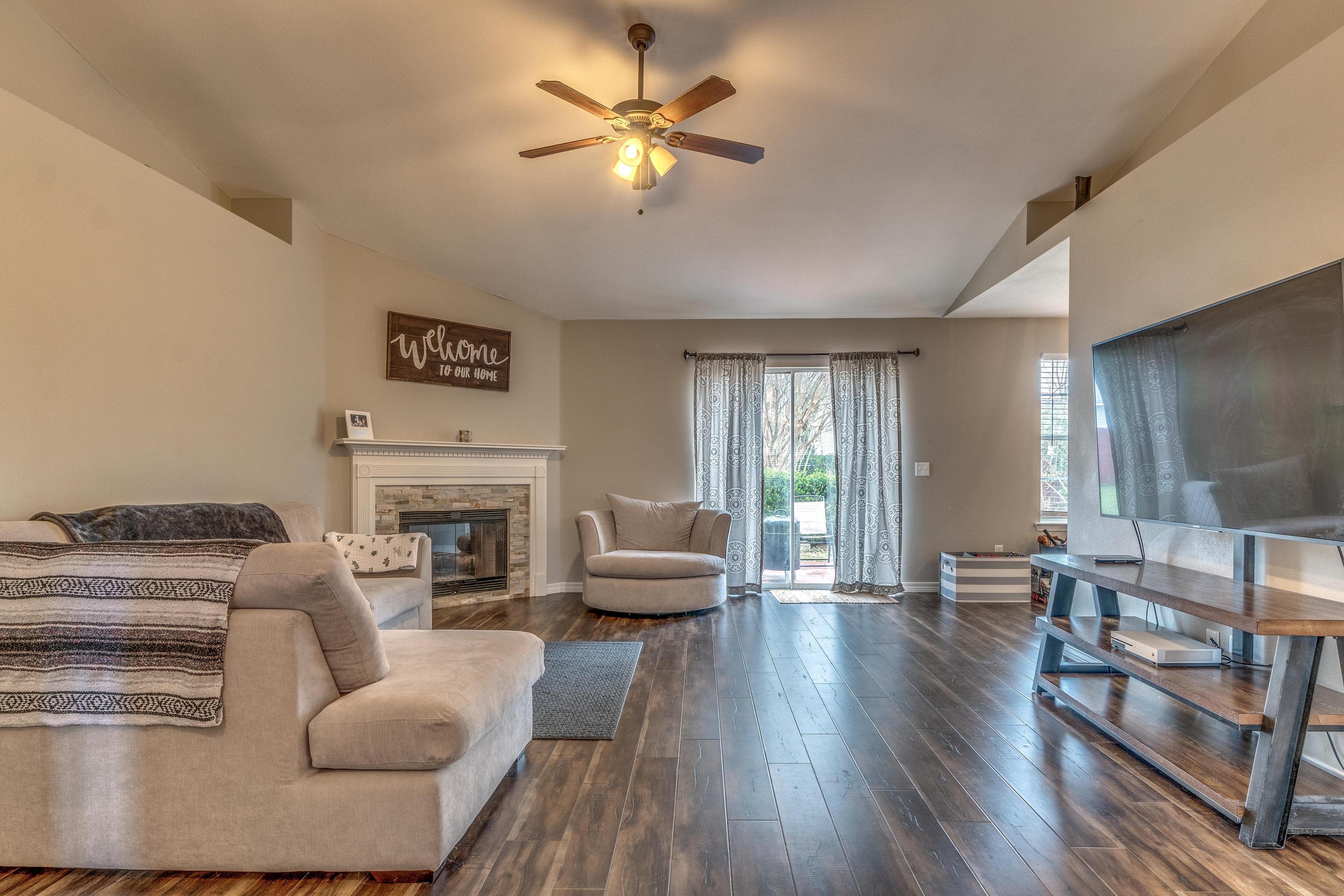 COUNTRY BREEZE ESTATES - Residential