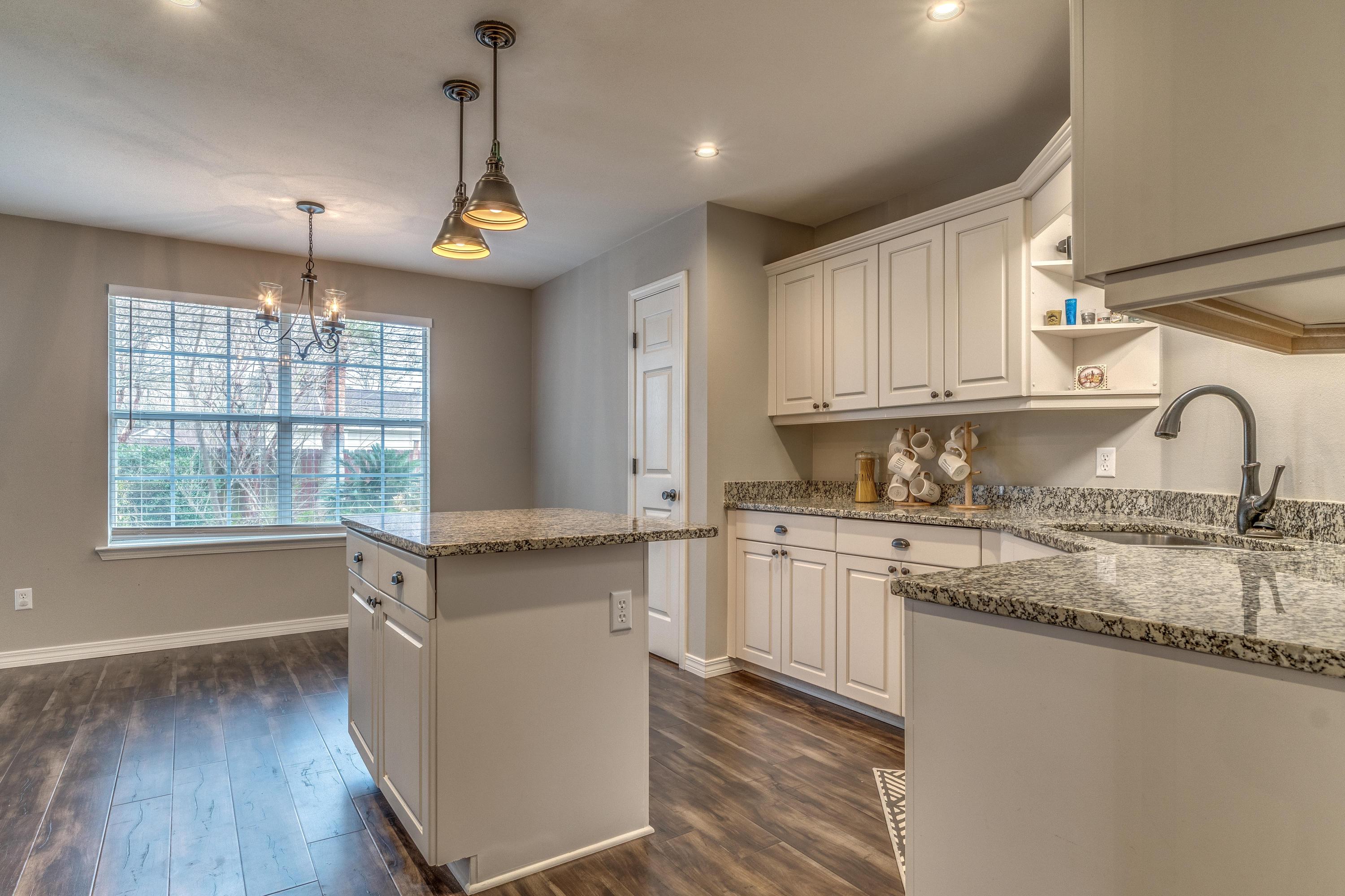 COUNTRY BREEZE ESTATES - Residential