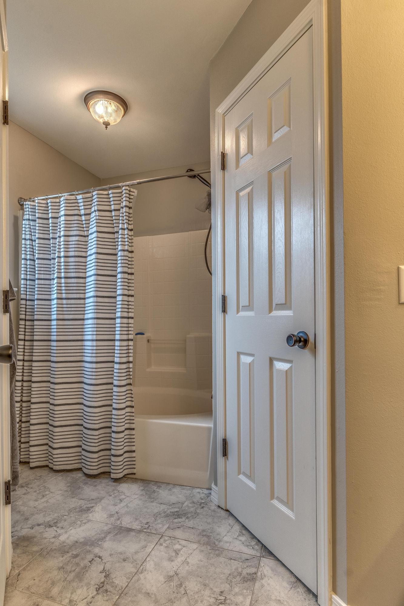 COUNTRY BREEZE ESTATES - Residential