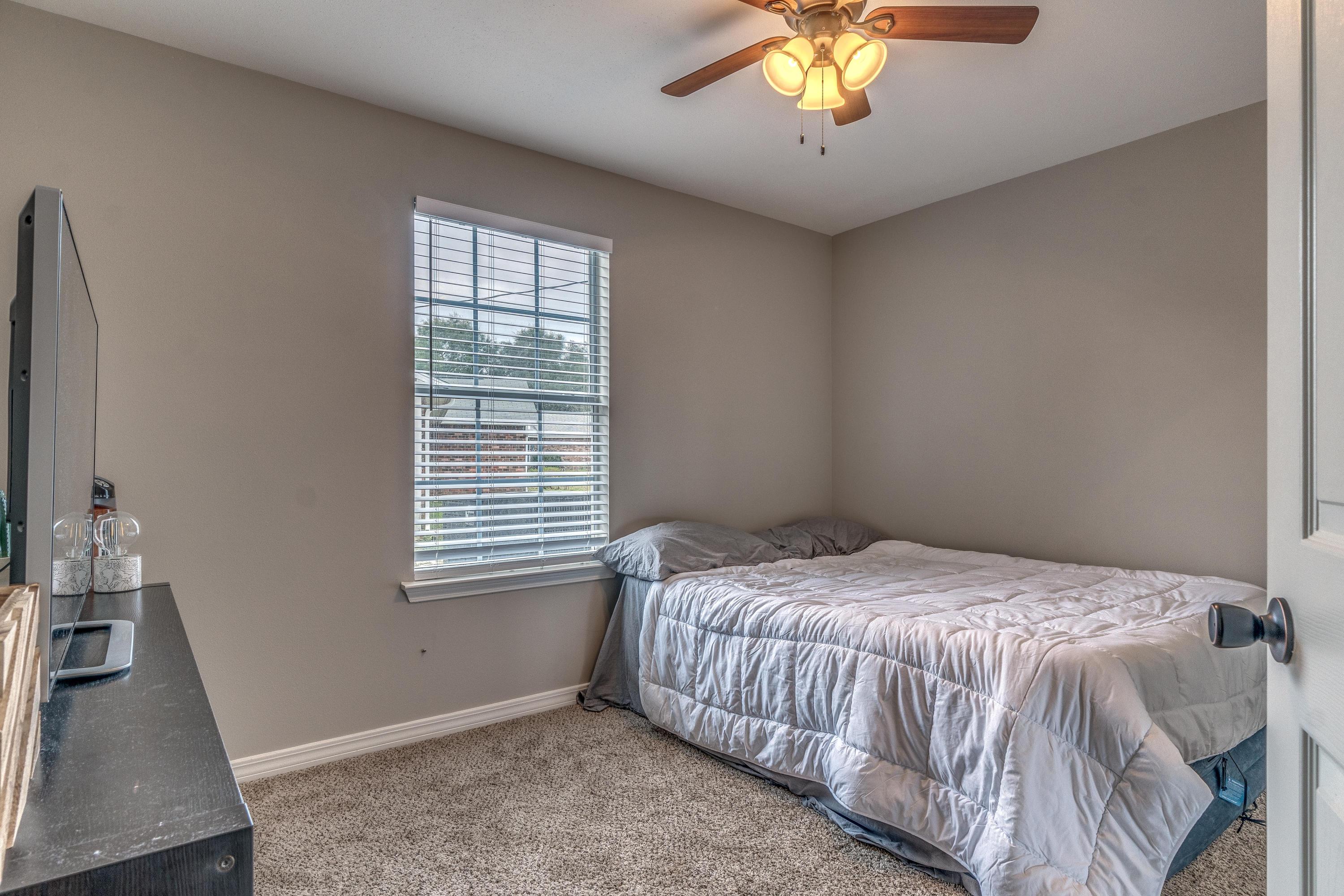 COUNTRY BREEZE ESTATES - Residential