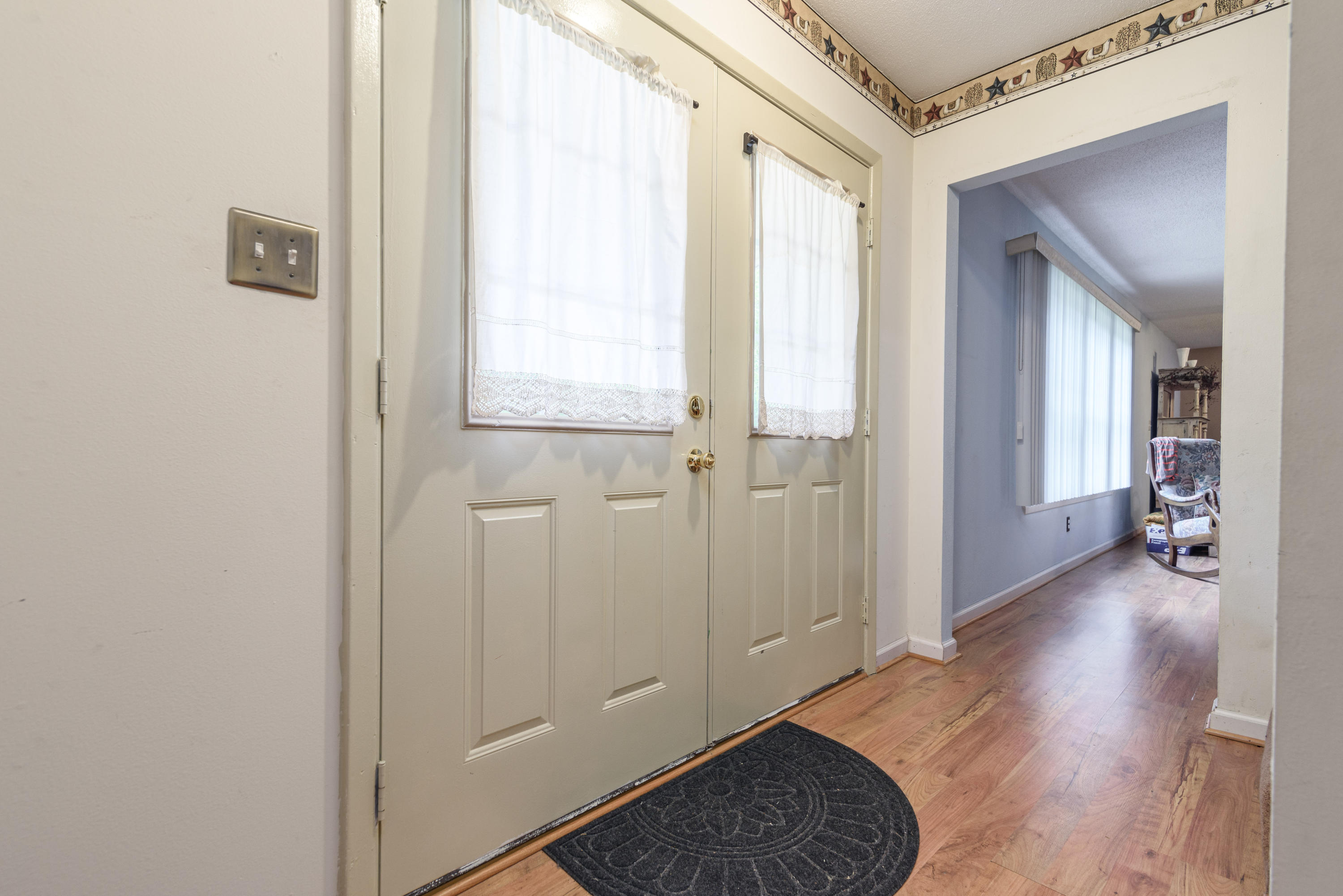 COUNTRY CLUB ESTATES 1ST ADDN - Residential