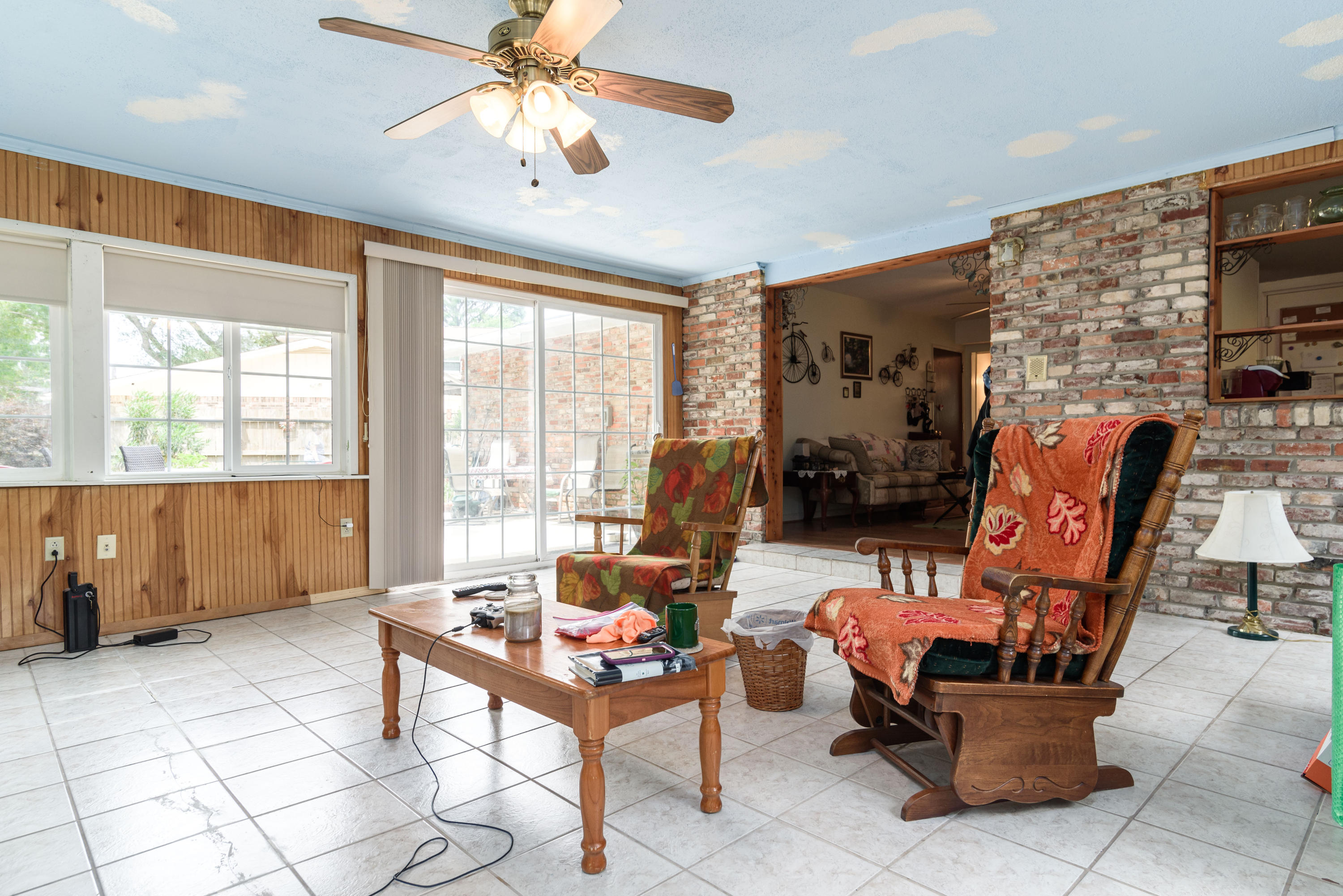 COUNTRY CLUB ESTATES 1ST ADDN - Residential