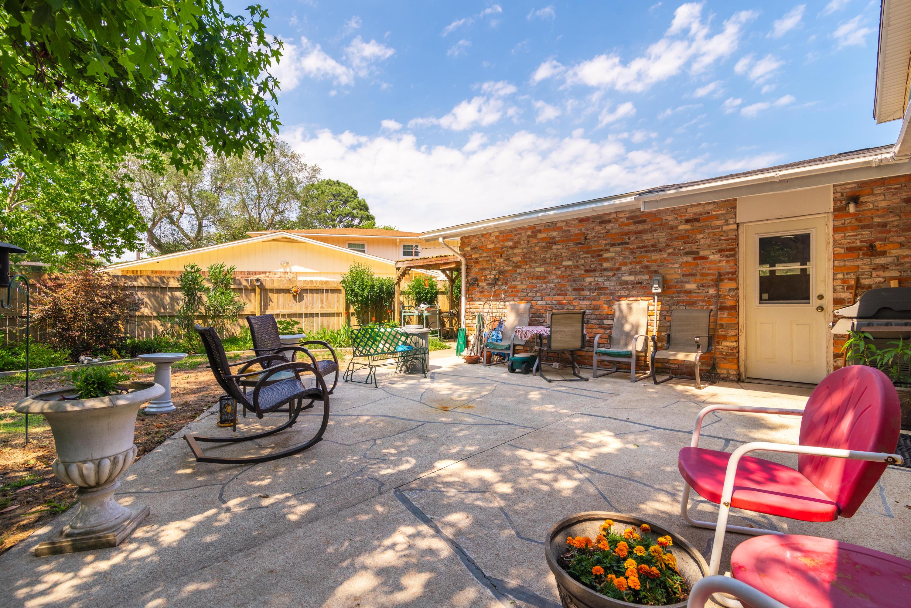 COUNTRY CLUB ESTATES 1ST ADDN - Residential