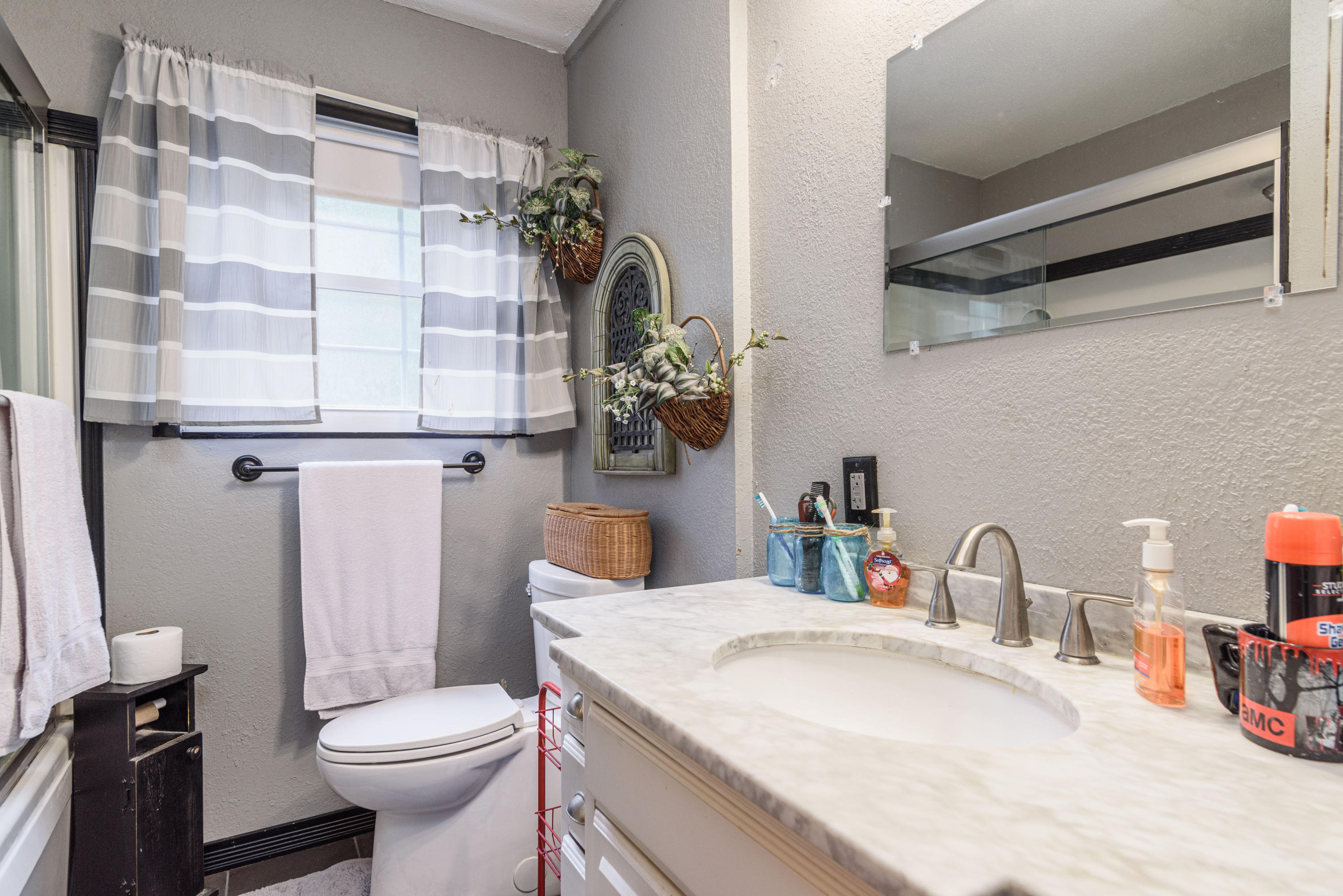 COUNTRY CLUB ESTATES 1ST ADDN - Residential