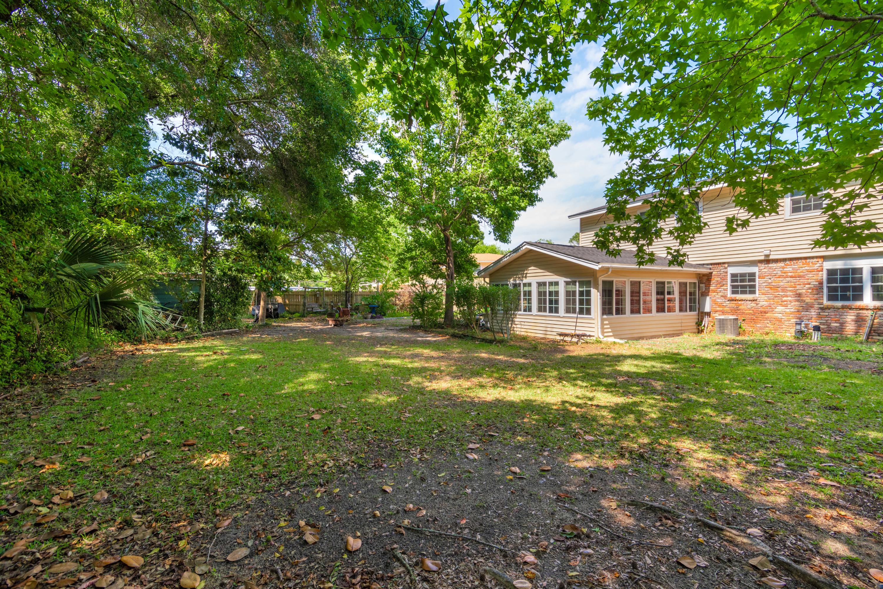 COUNTRY CLUB ESTATES 1ST ADDN - Residential