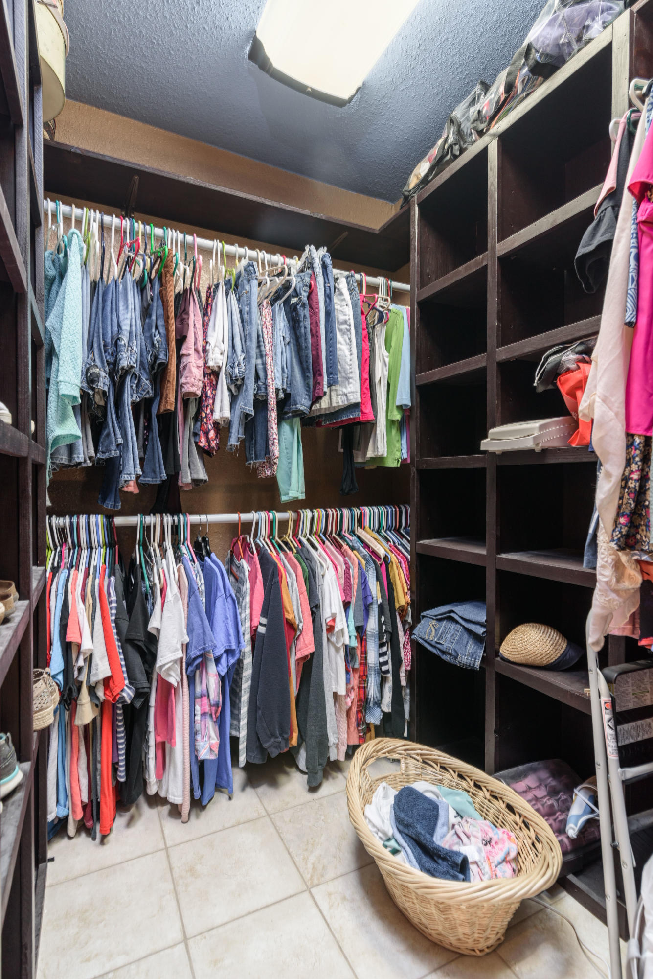 COUNTRY CLUB ESTATES 1ST ADDN - Residential