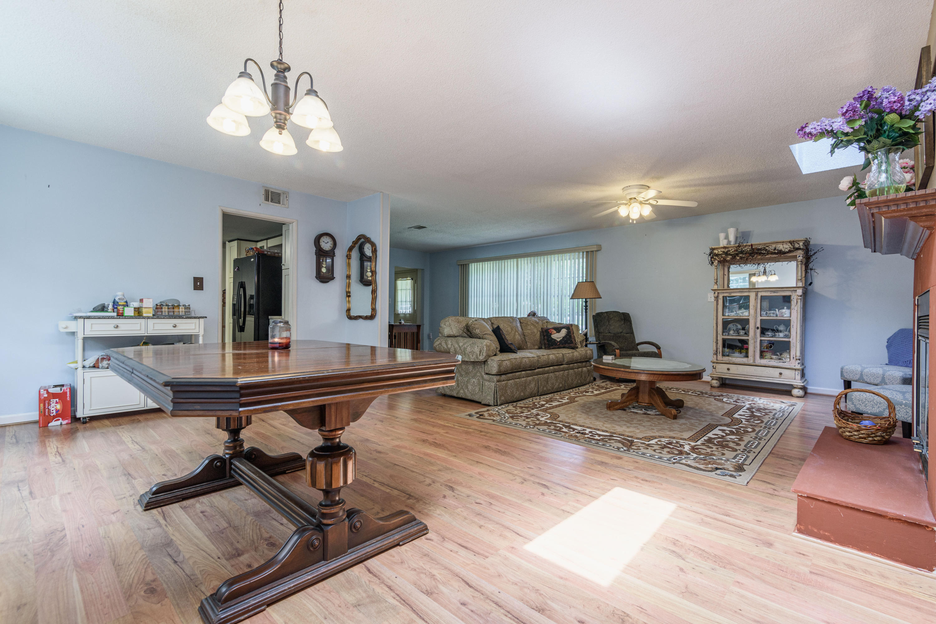 COUNTRY CLUB ESTATES 1ST ADDN - Residential