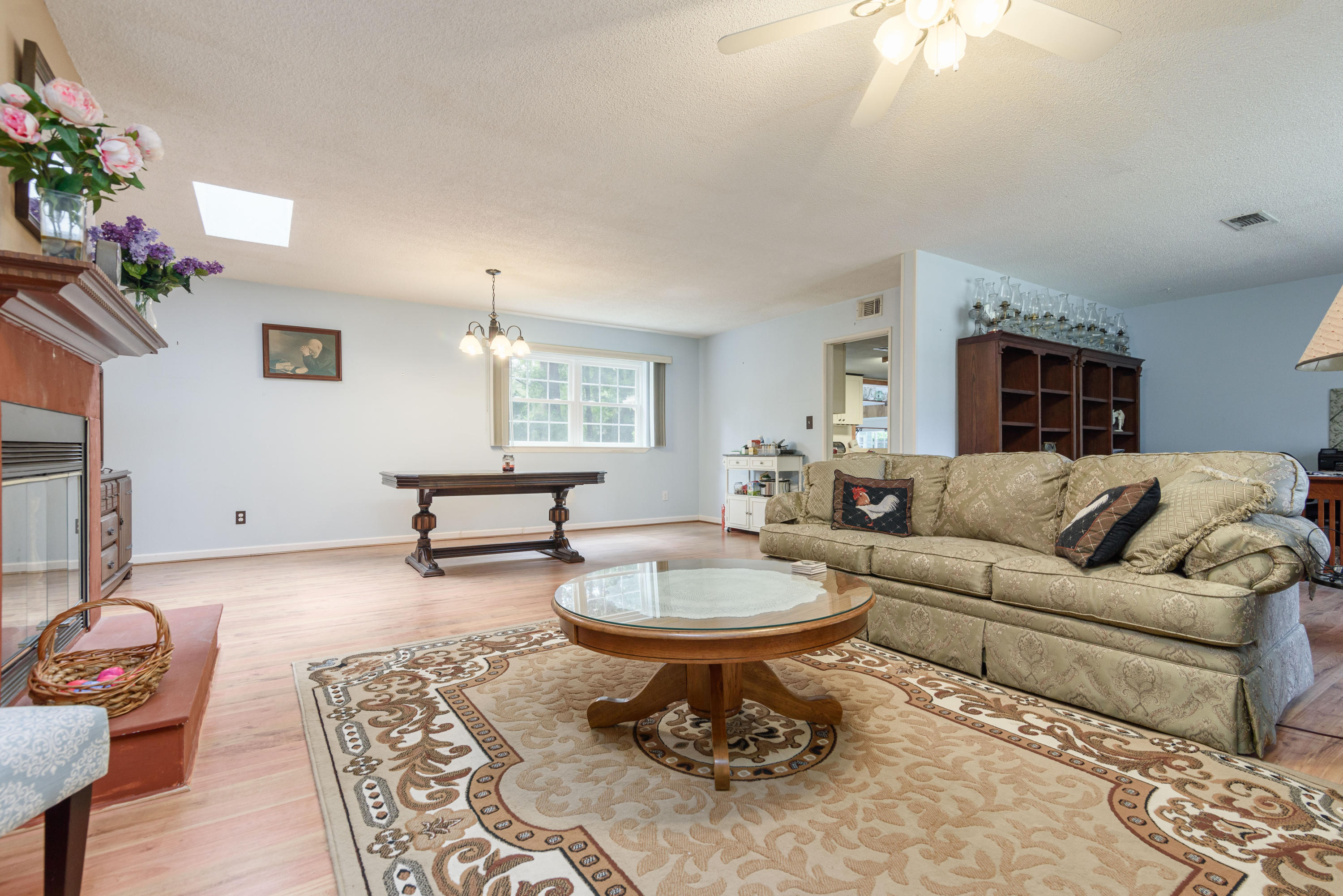 COUNTRY CLUB ESTATES 1ST ADDN - Residential