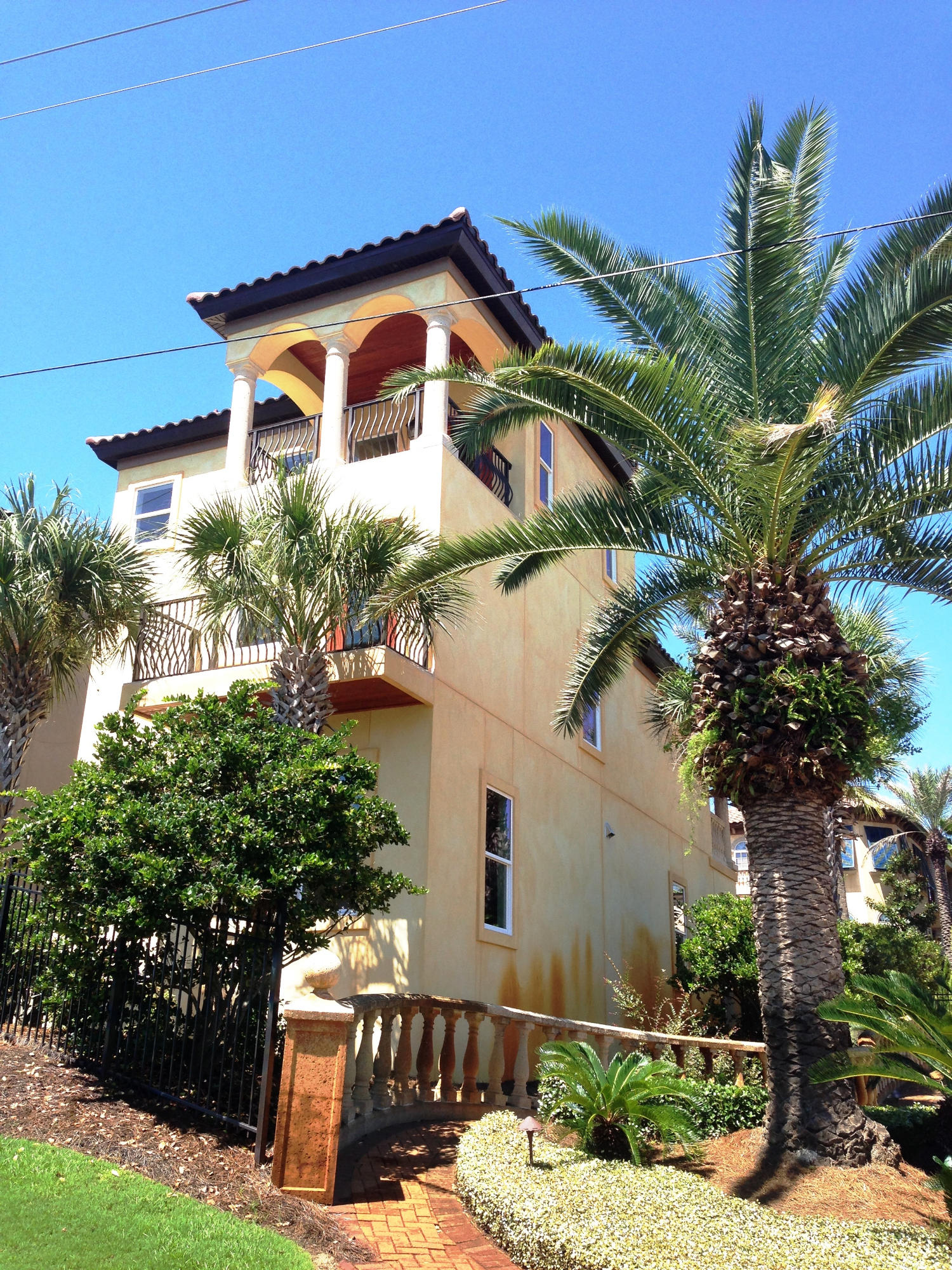 SAINT TROPEZ - Residential