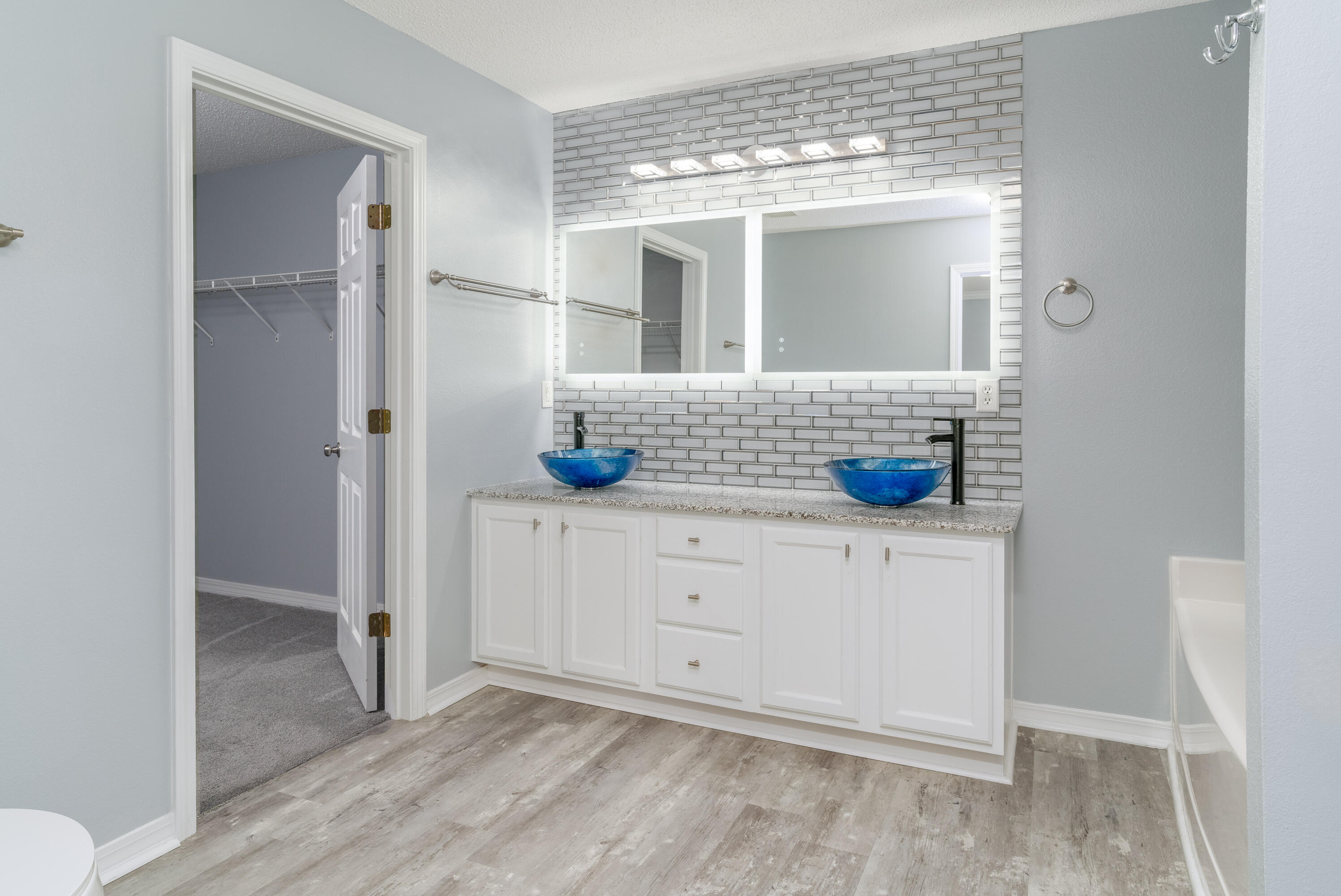 TRIPLE LAKES ESTATES - Residential