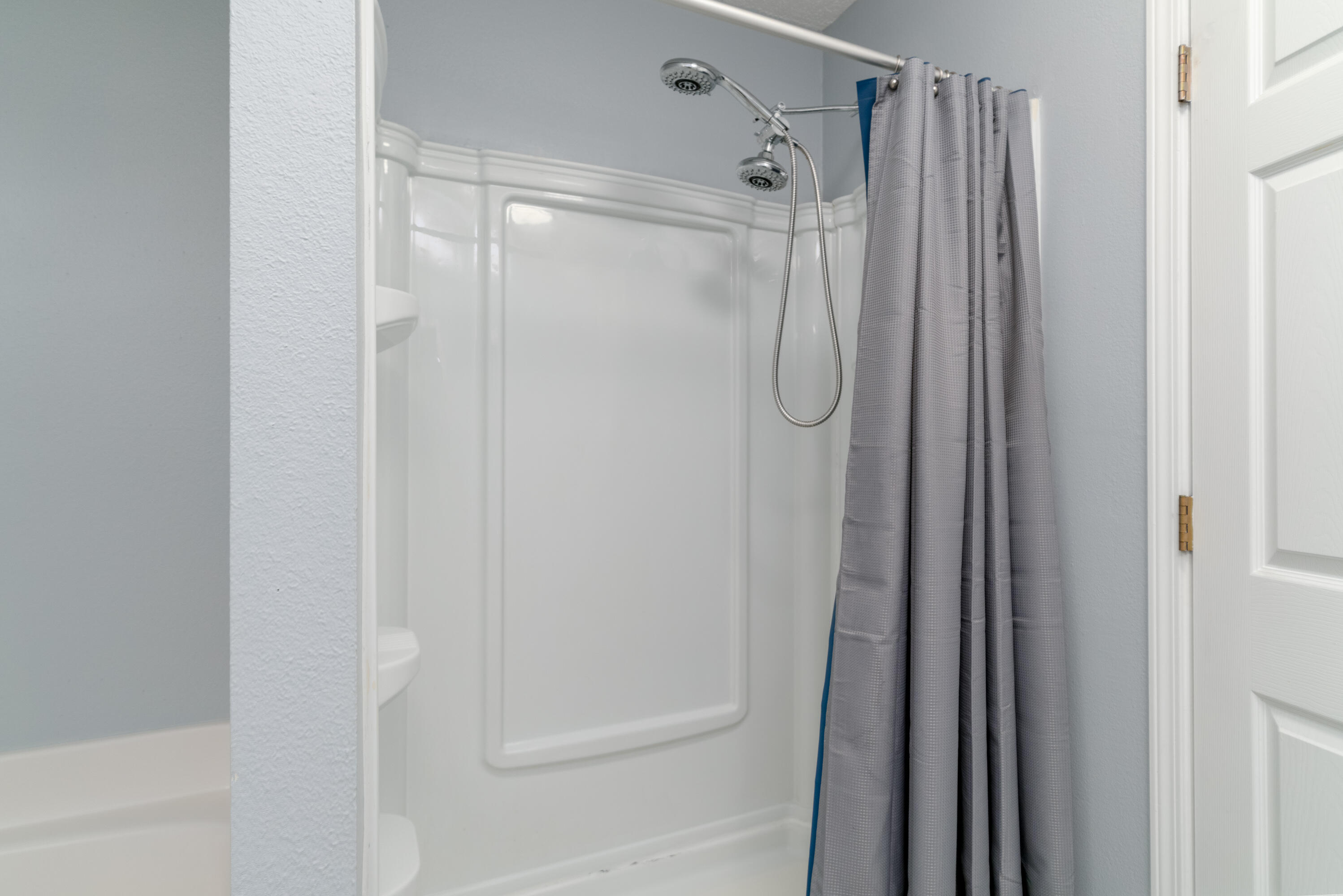 TRIPLE LAKES ESTATES - Residential