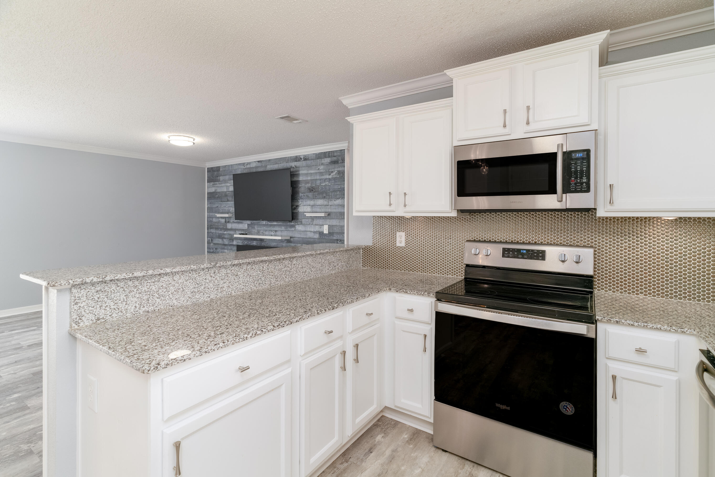 TRIPLE LAKES ESTATES - Residential