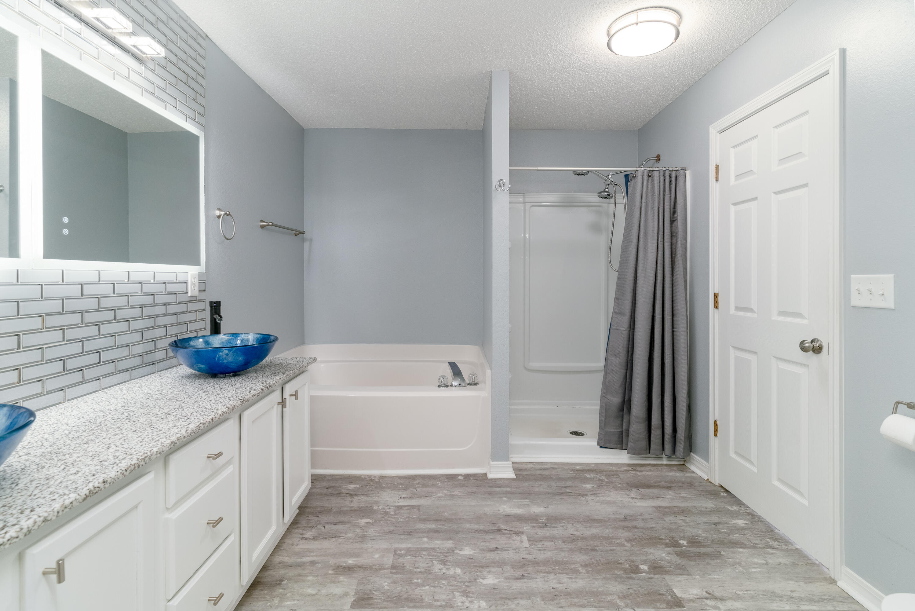 TRIPLE LAKES ESTATES - Residential