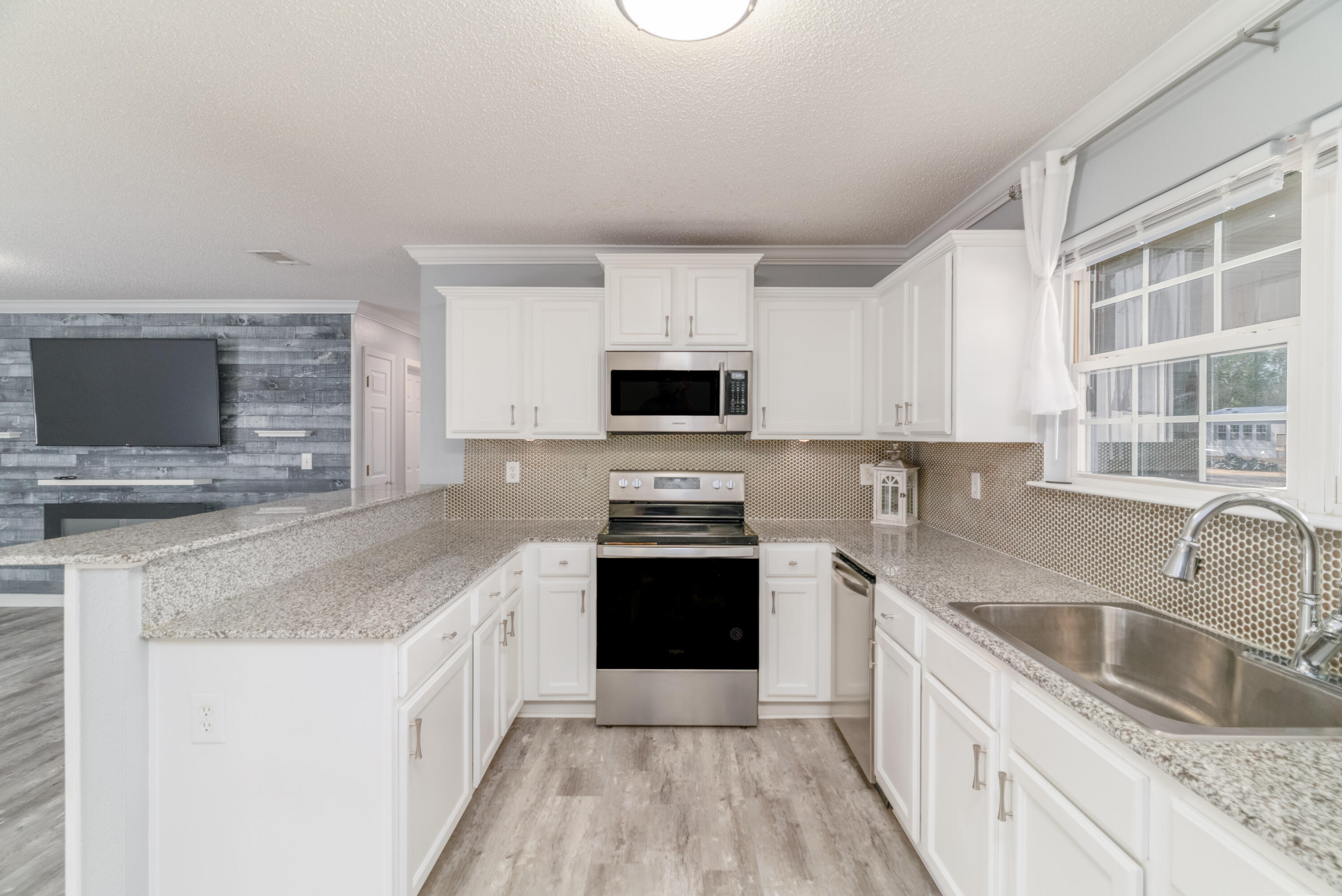 TRIPLE LAKES ESTATES - Residential