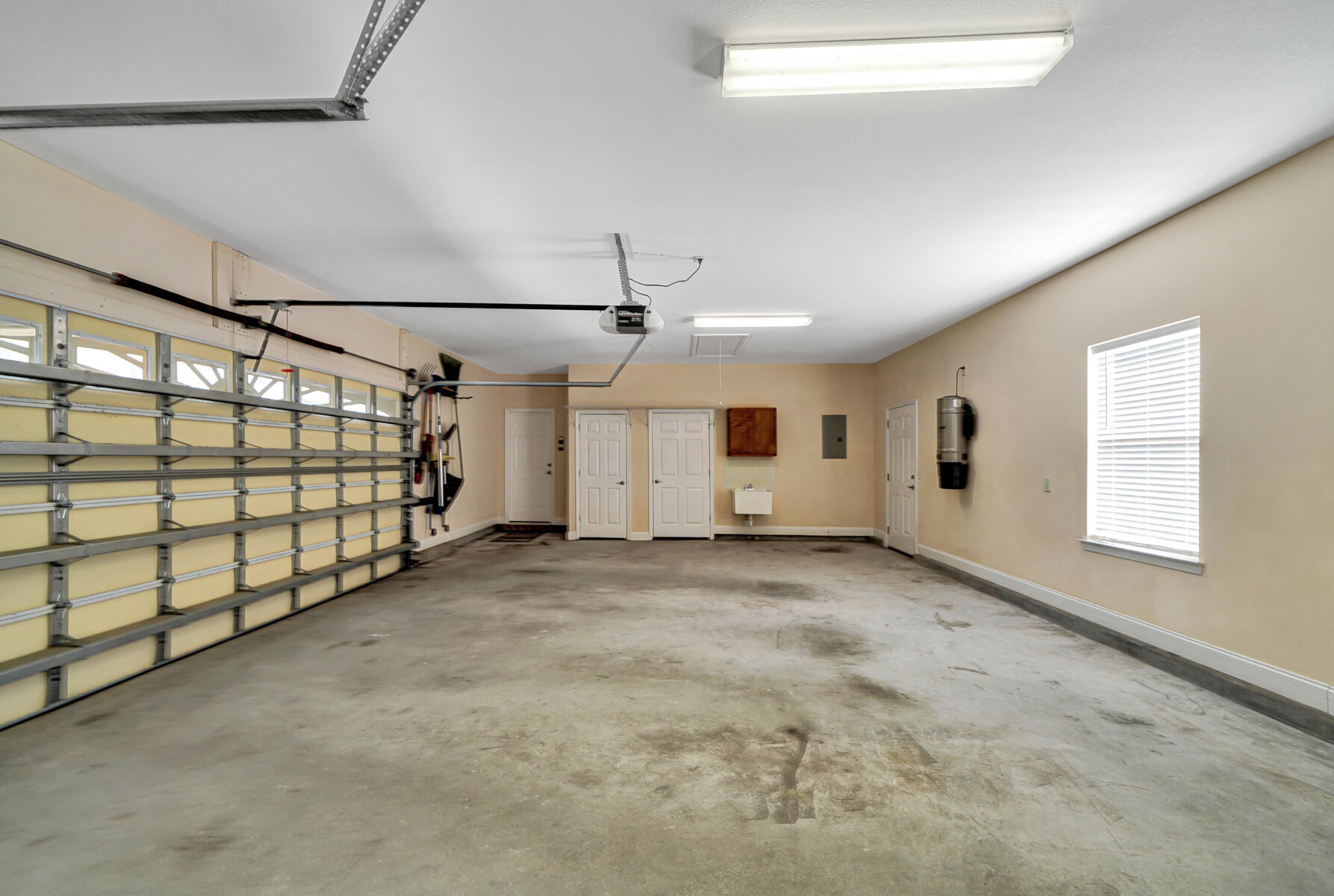 BAYSHORE PLACE PH 4 - Residential